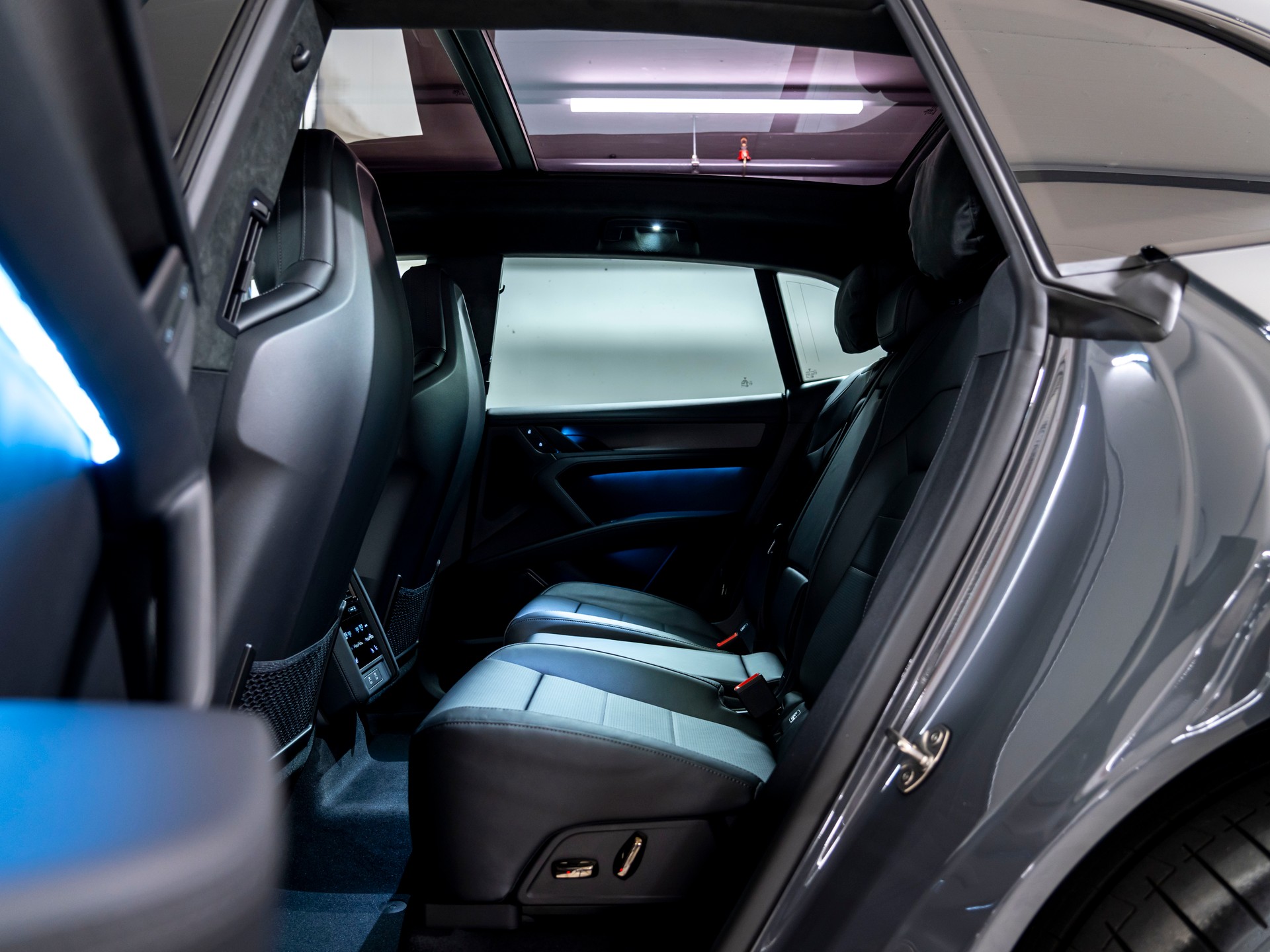 PORSCHE Cayenne Turbo Electric 113 kWh-image-25