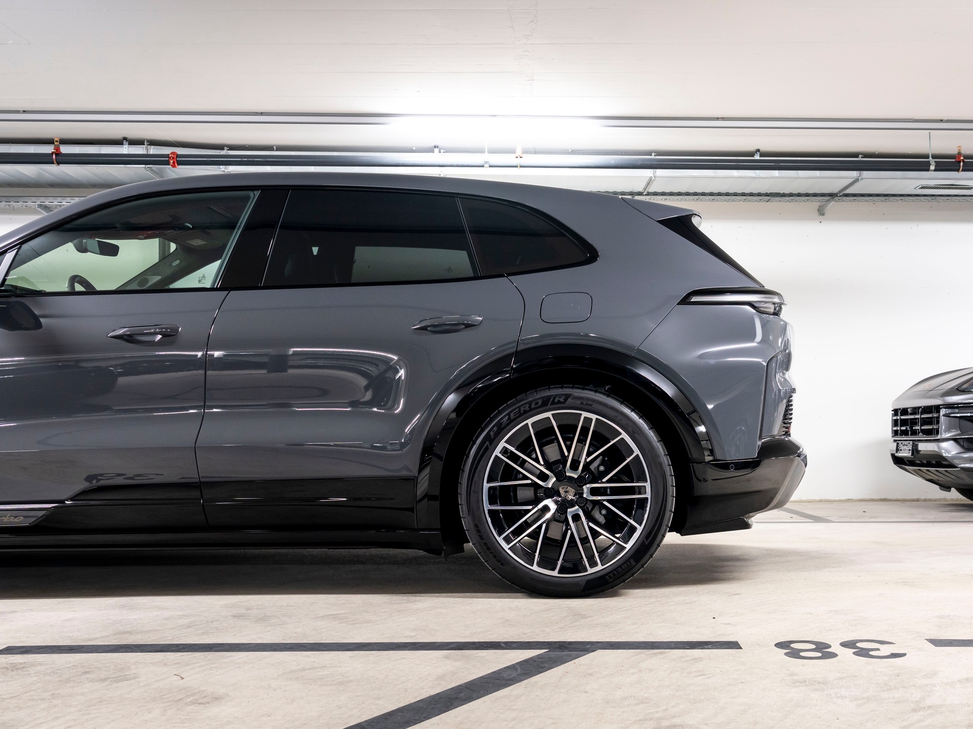 PORSCHE Cayenne Turbo Electric 113 kWh-image-8