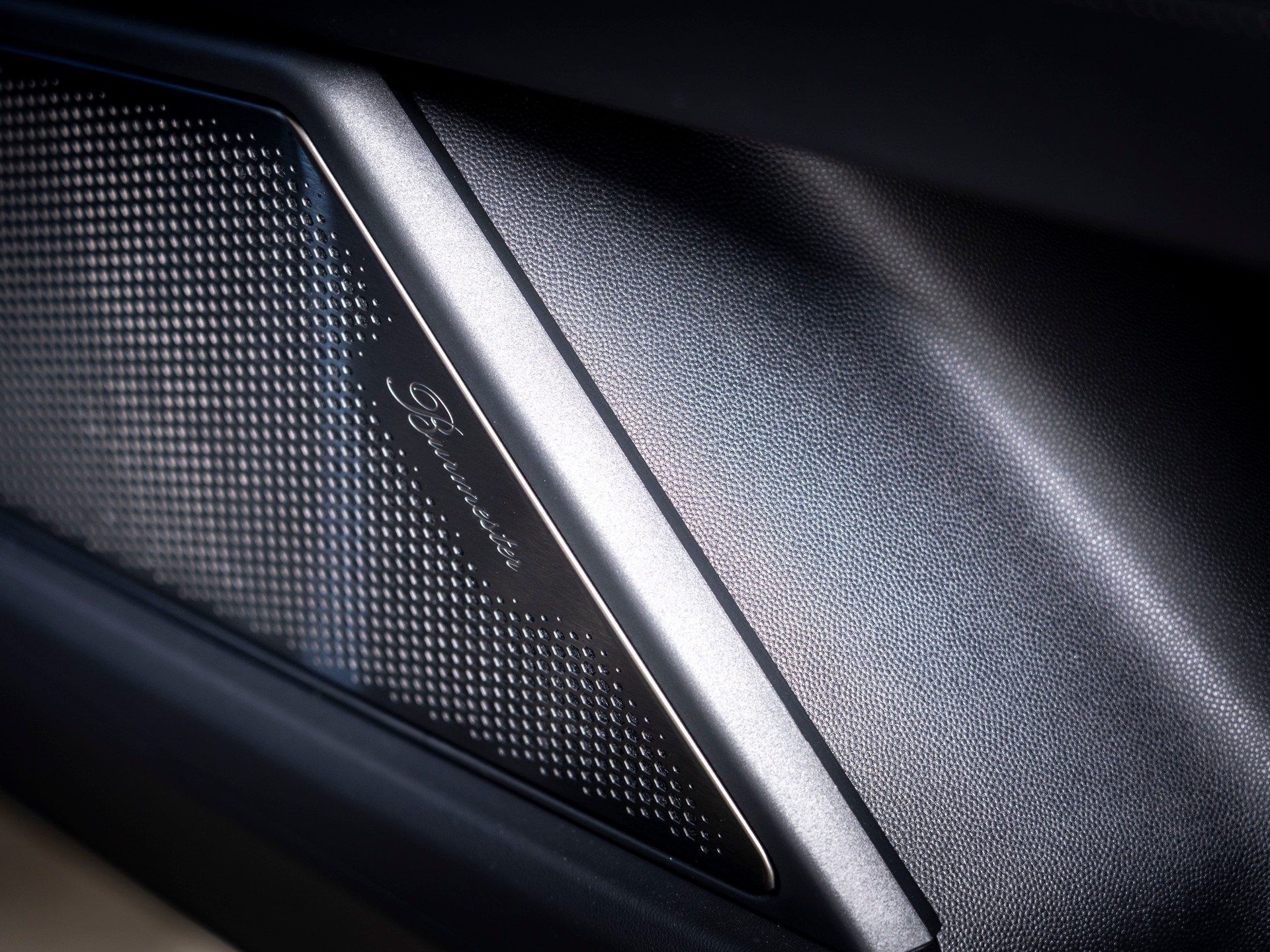 PORSCHE Cayenne Turbo Electric 113 kWh-image-24