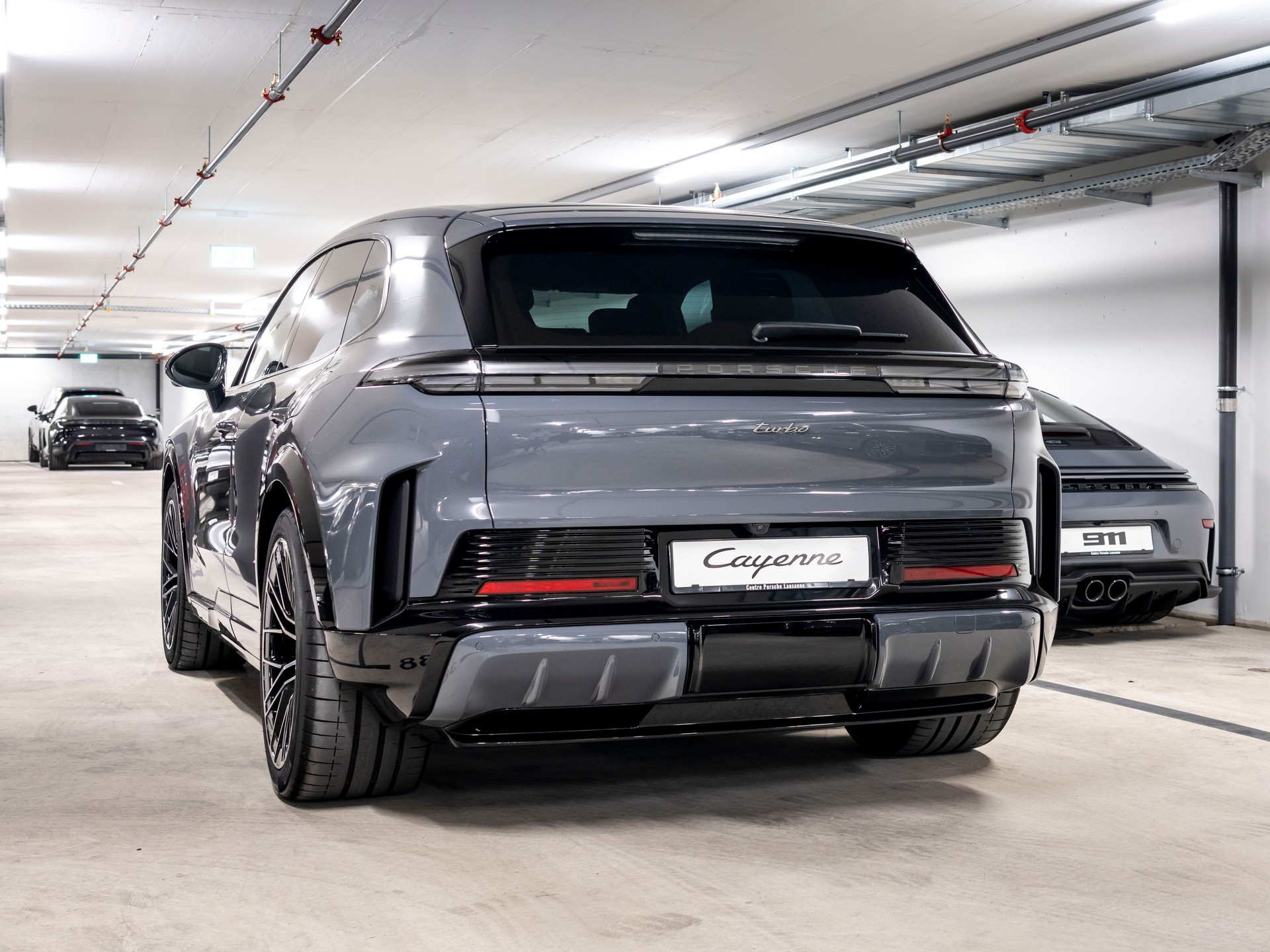 PORSCHE Cayenne Turbo Electric 113 kWh-image-2