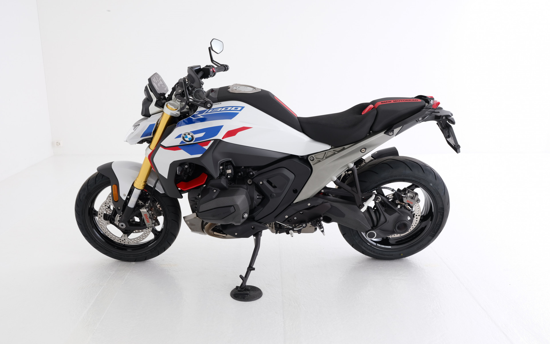 BMW R 1300 R Performance Boxer Prämie 1500 CHF-showroom-element-3