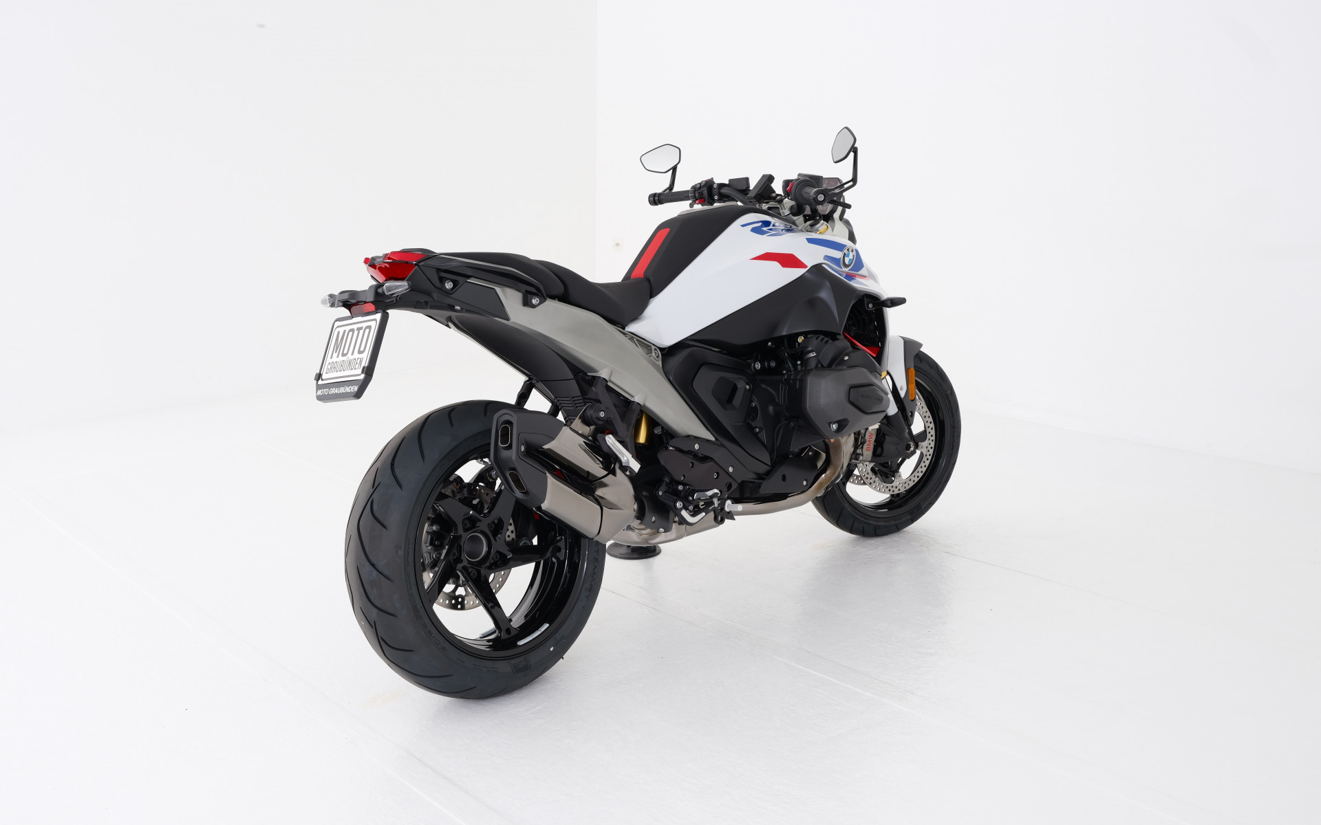 BMW R 1300 R Performance Boxer Prämie 1500 CHF-showroom-element-2