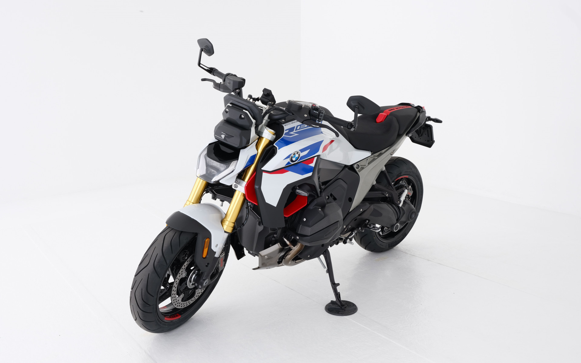 BMW R 1300 R Performance Boxer Prämie 1500 CHF-showroom-element-1