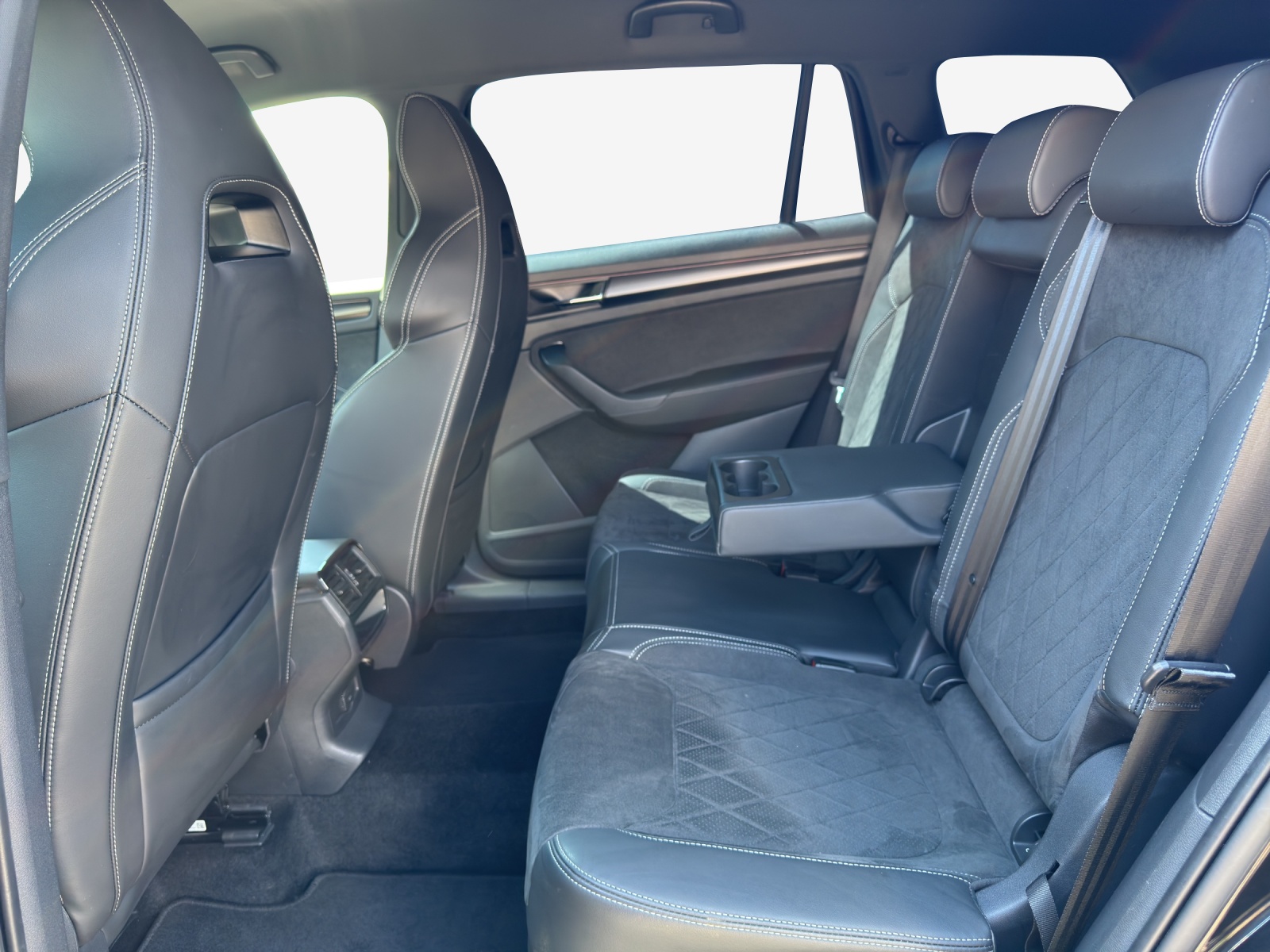 SKODA Kodiaq 2.0 TDI CR SportLine 4x4 DSG-image-11