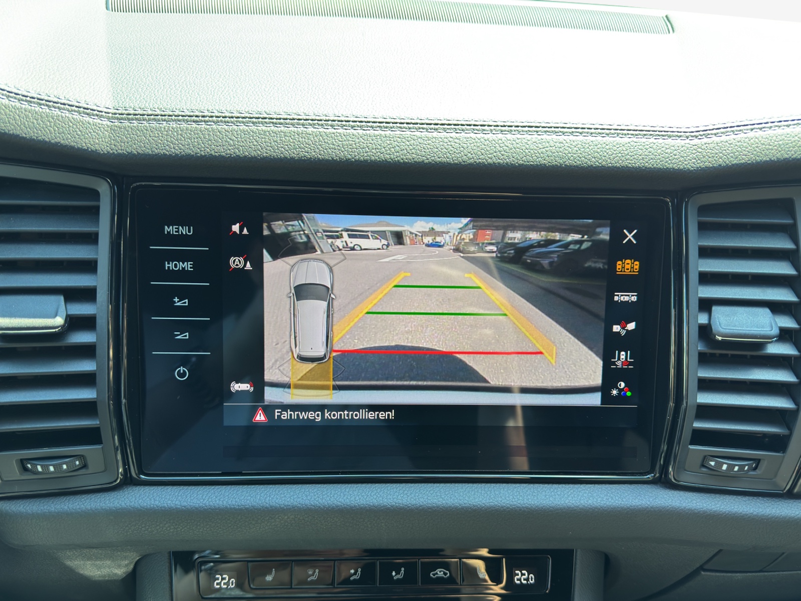 SKODA Kodiaq 2.0 TDI CR SportLine 4x4 DSG-image-15