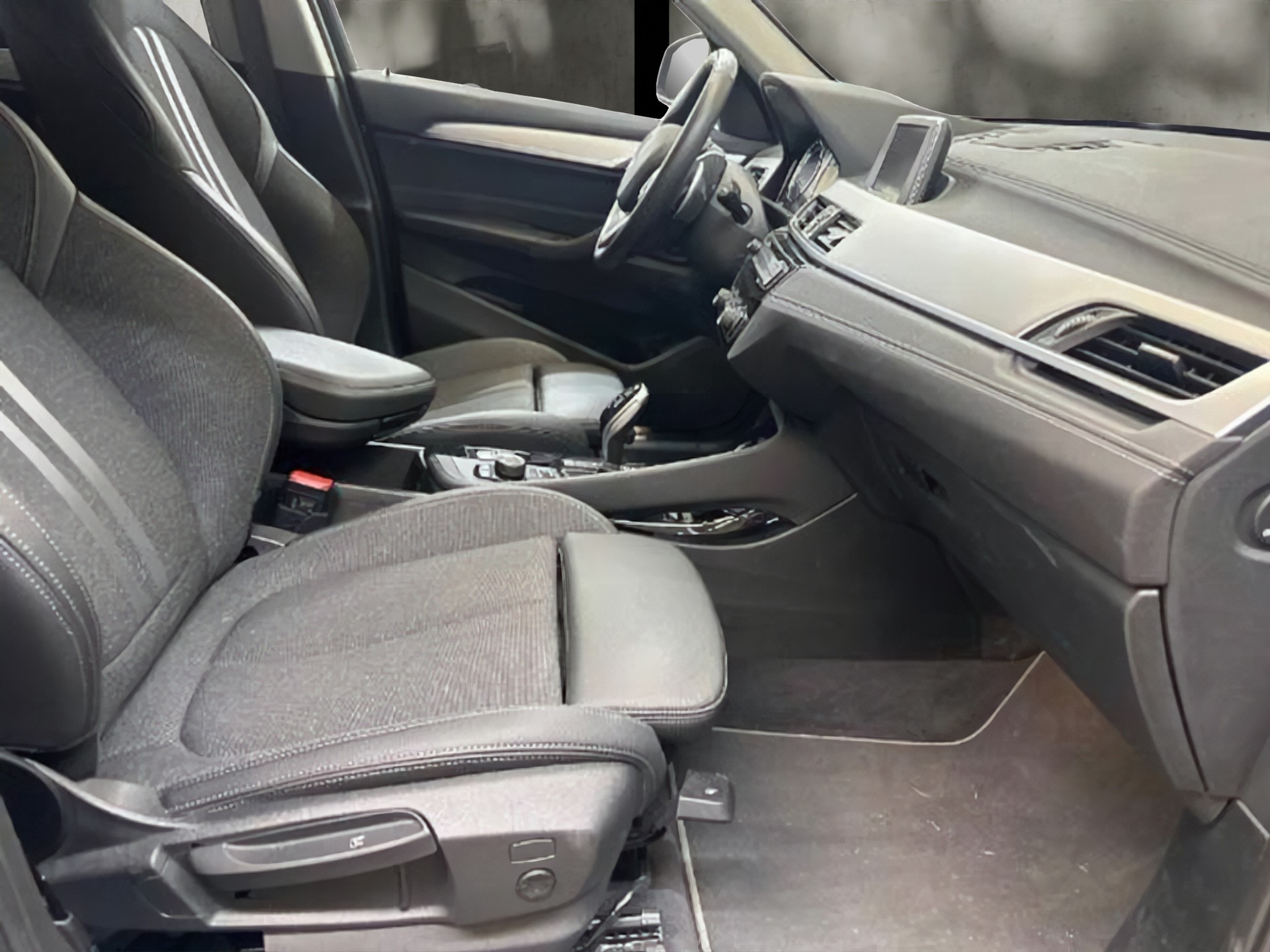 BMW X1 xDrive 18d Sport Line Steptronic-image-12