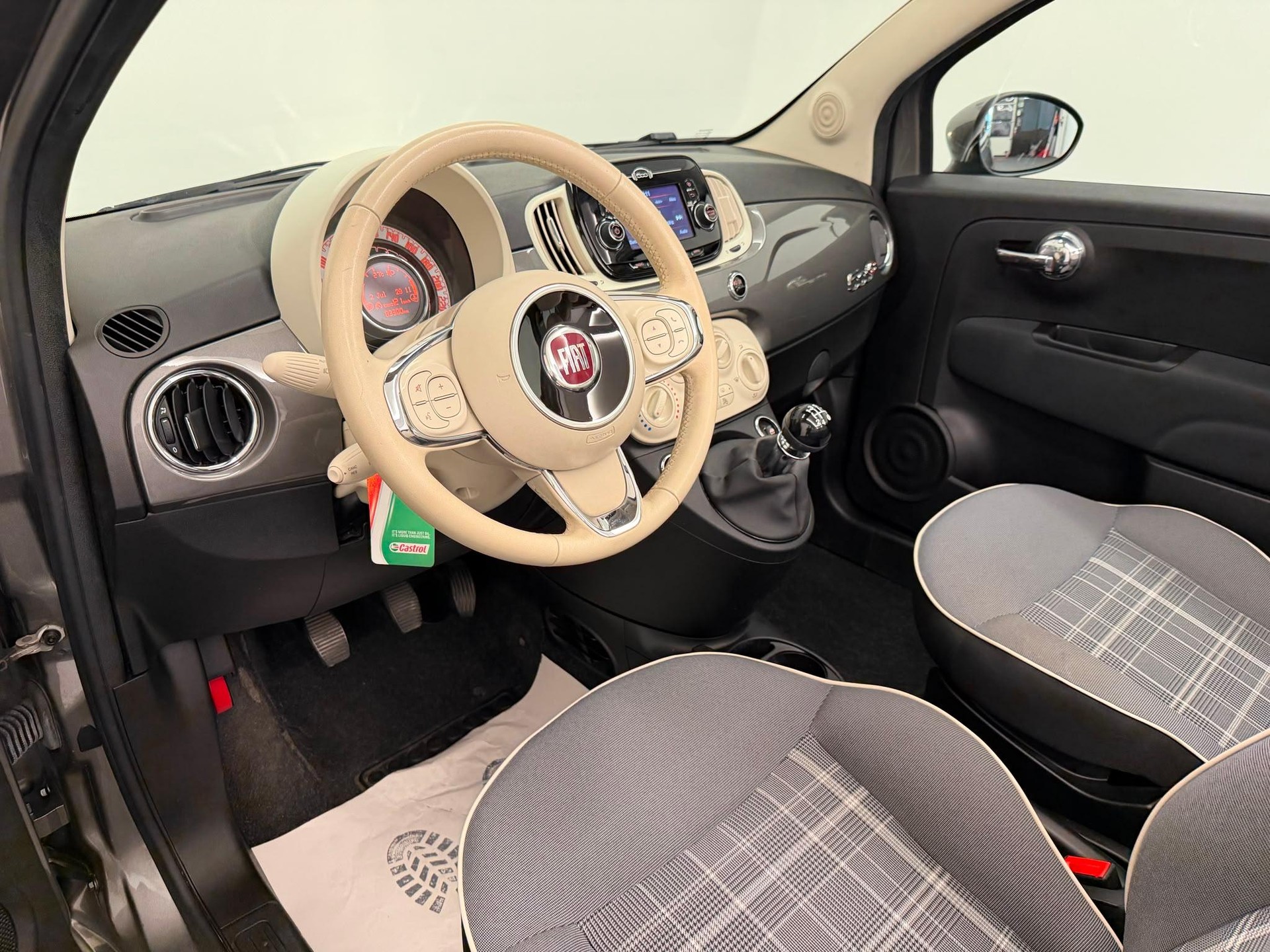 FIAT 500 C 1.2 Lounge-image-12