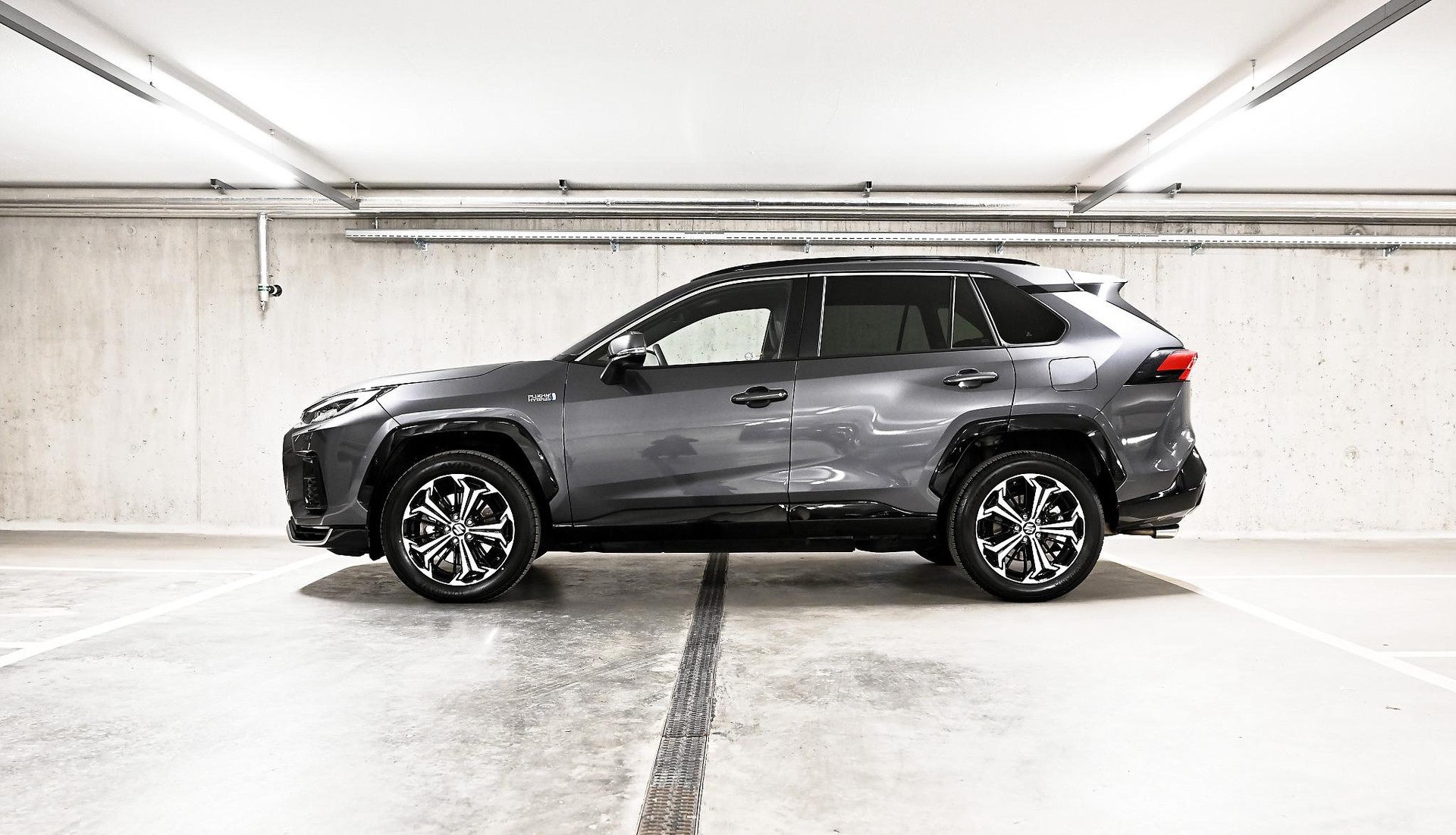 SUZUKI Across 2.5 PHEV Compact Top 4x4-image-3