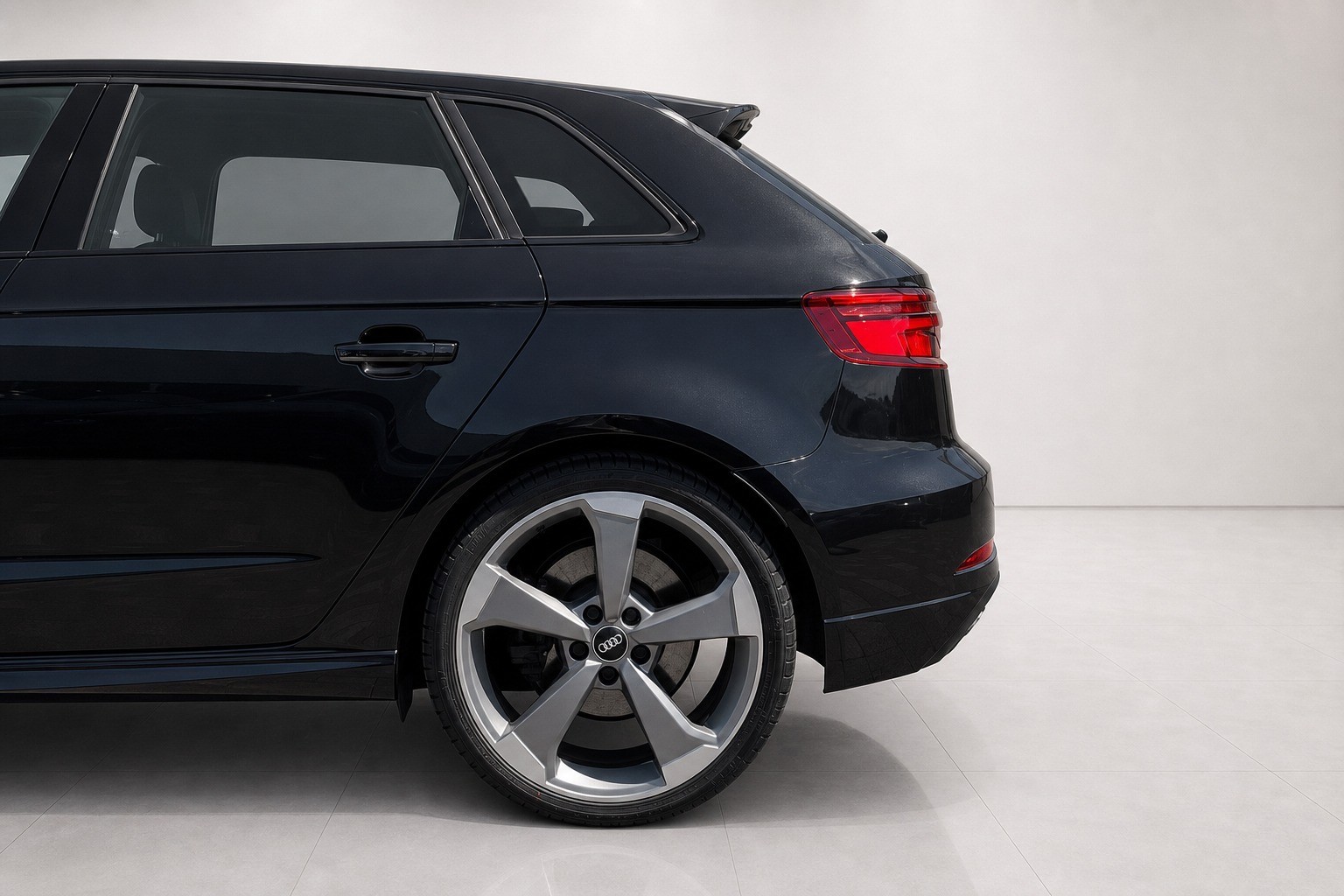 AUDI S3 Sportback 2.0 TFSI quattro S-tronic-image-9