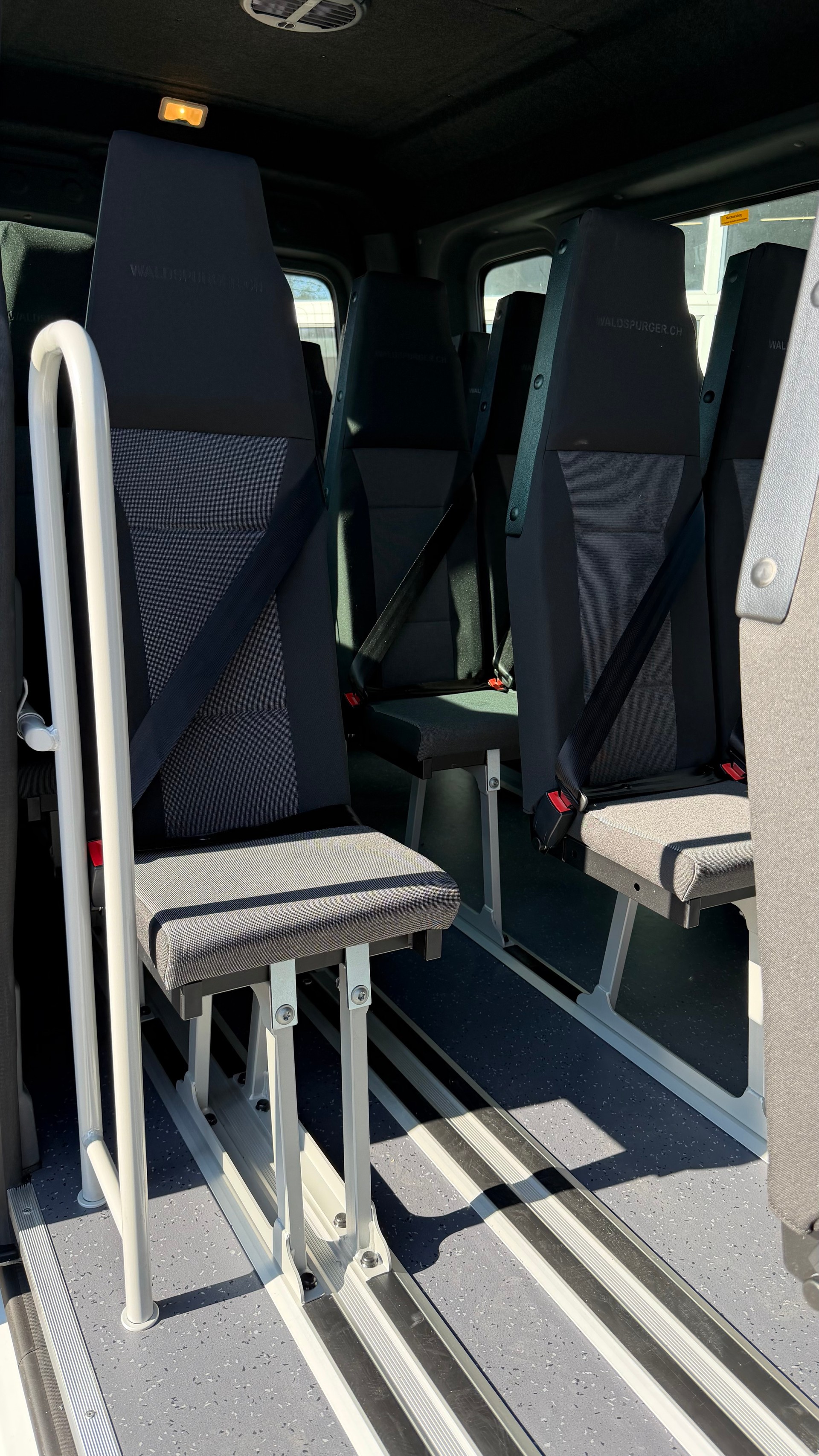 RENAULT E-Tech Master Schulbus 22 Plätze-image-6