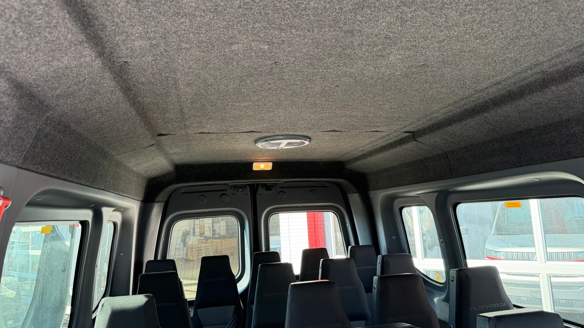 RENAULT E-Tech Master Schulbus 22 Plätze-image-8