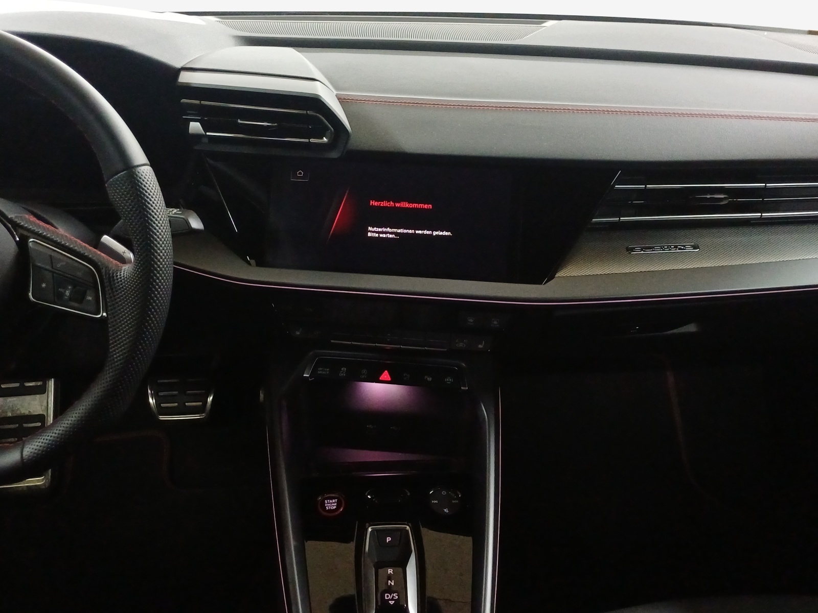 AUDI S3 Sportback TFSI quattro S-tronic-image-10
