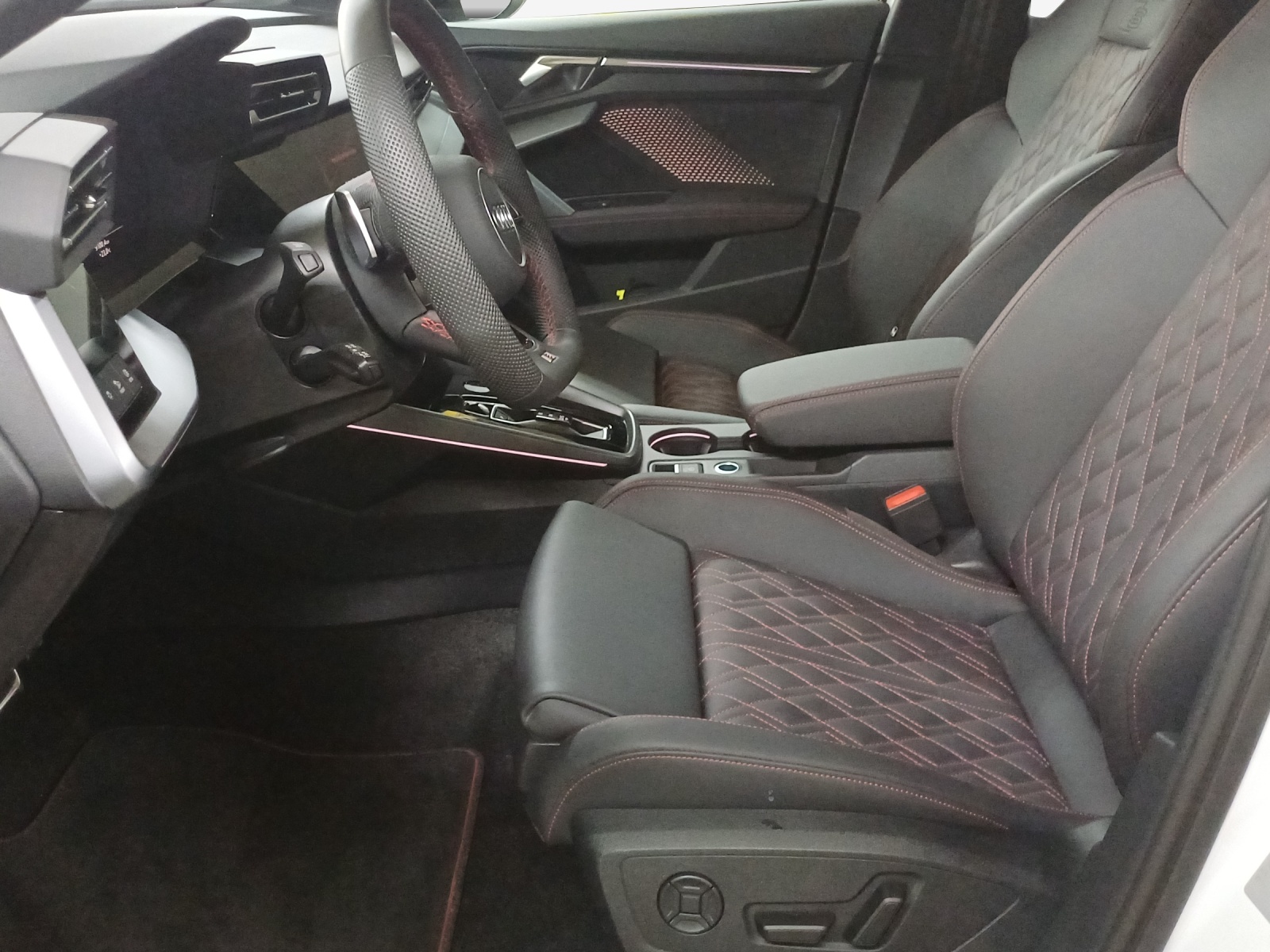 AUDI S3 Sportback TFSI quattro S-tronic-image-7