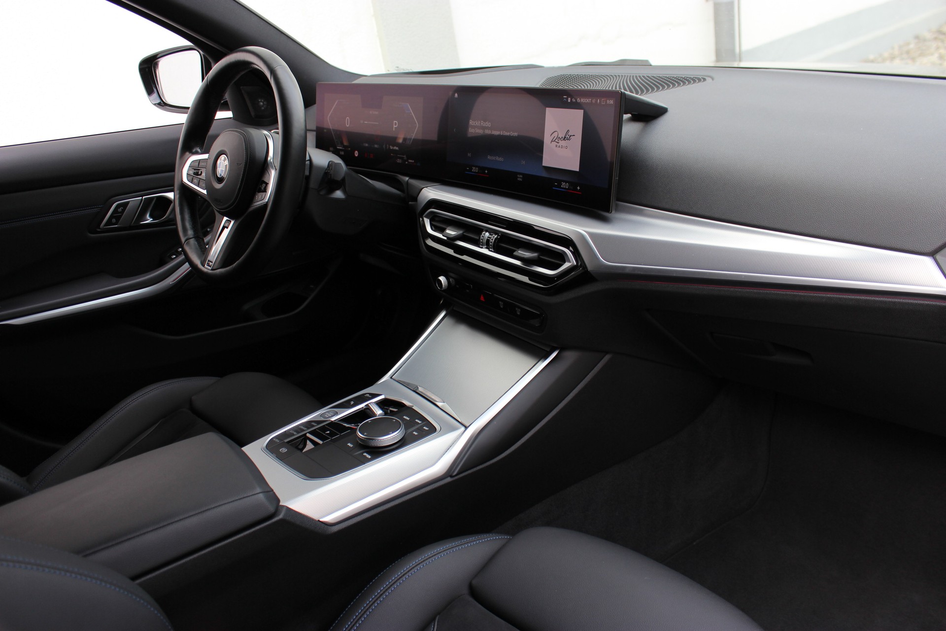 BMW 320d xDrive 48V Touring M SPORTPAKET-image-1