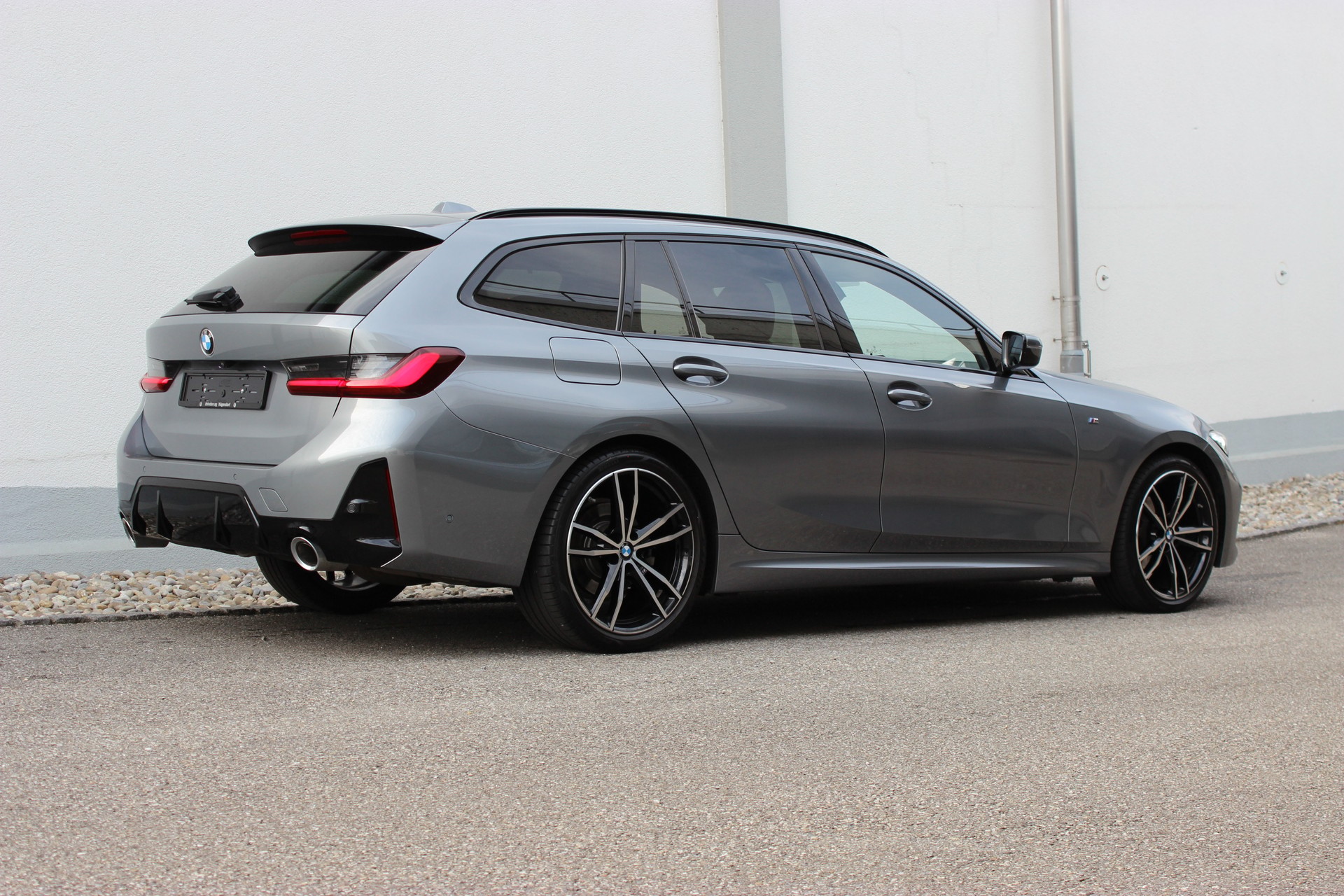 BMW 320d xDrive 48V Touring M SPORTPAKET-image-2