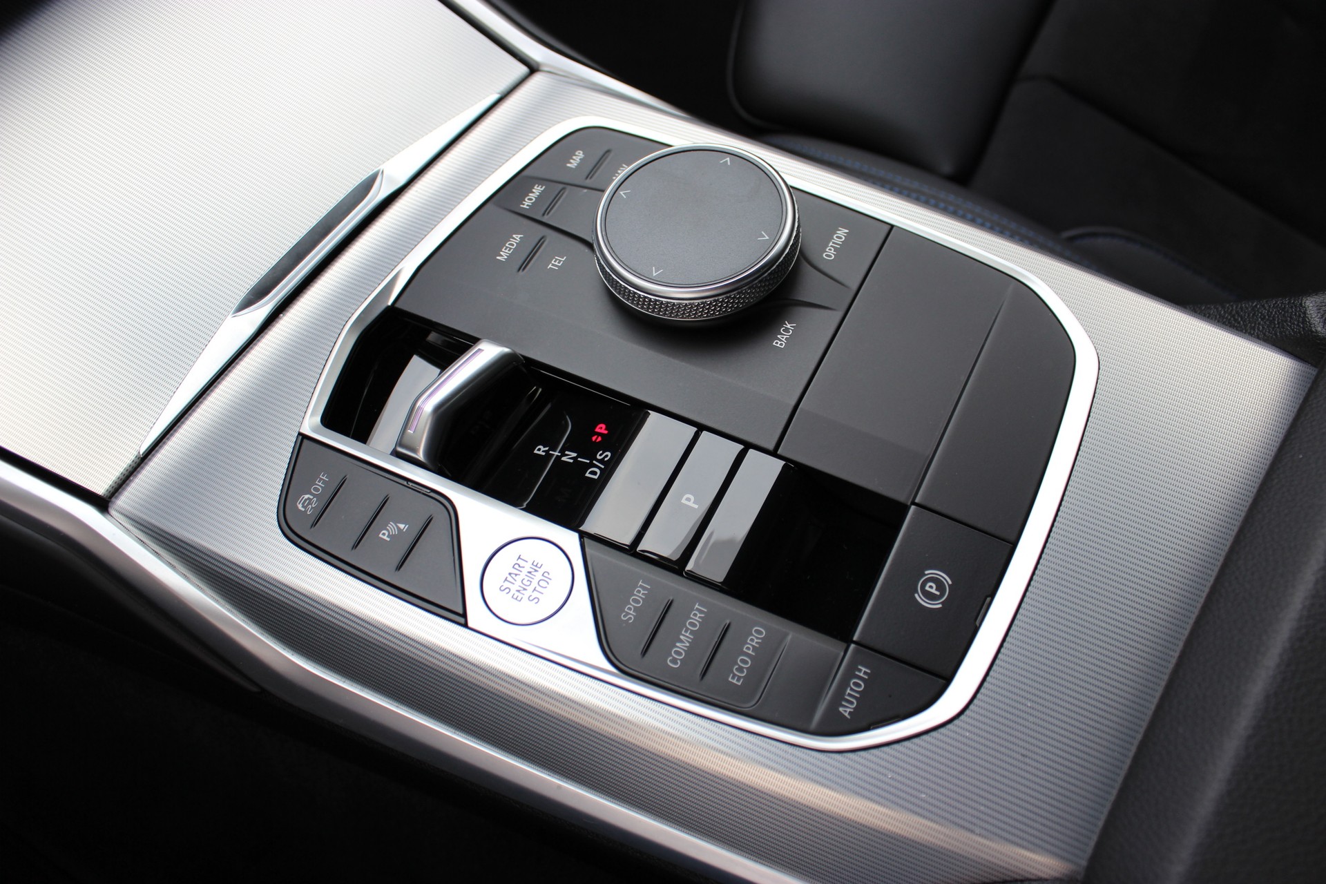 BMW 320d xDrive 48V Touring M SPORTPAKET-image-12