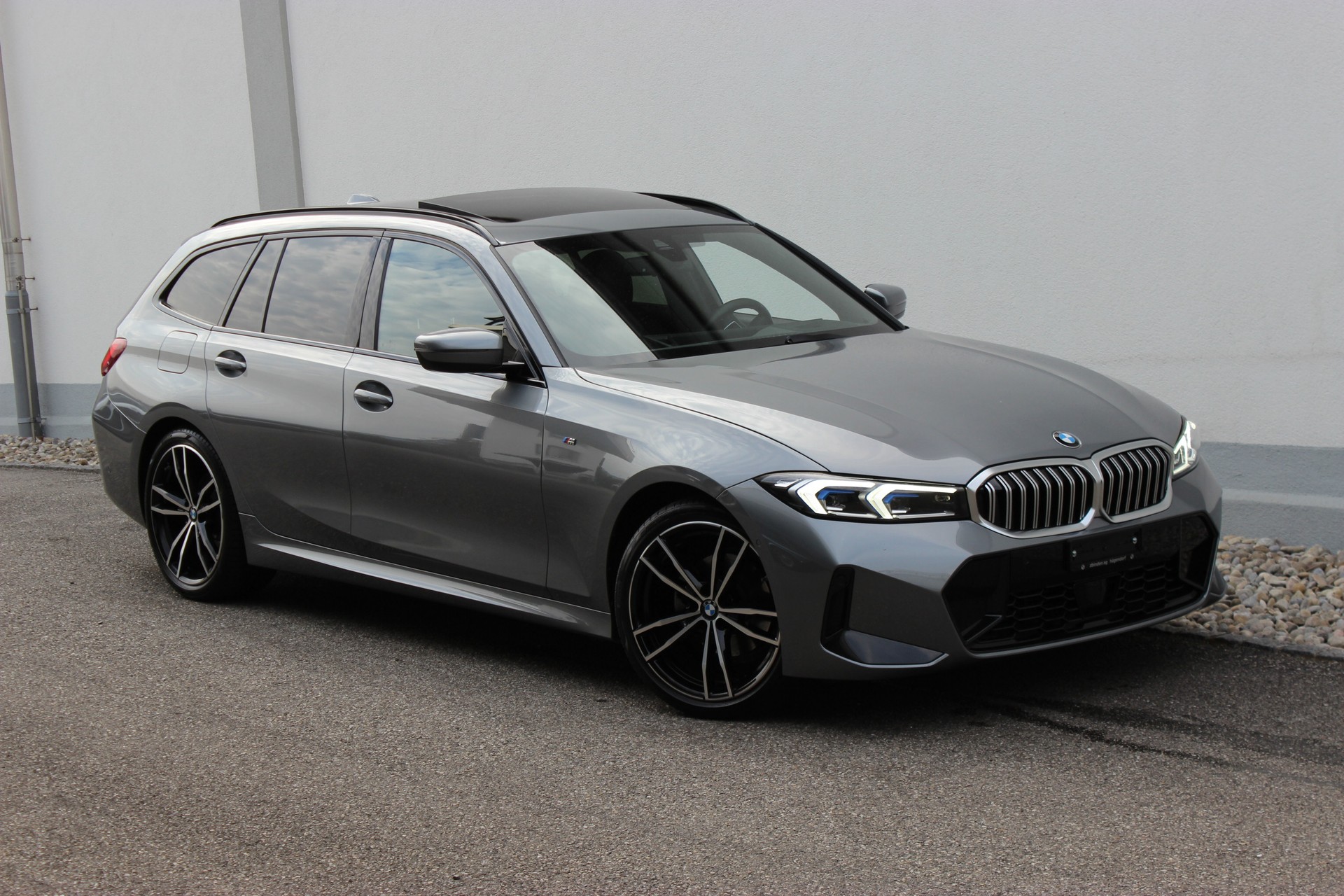 BMW 320d xDrive 48V Touring M SPORTPAKET-image-0