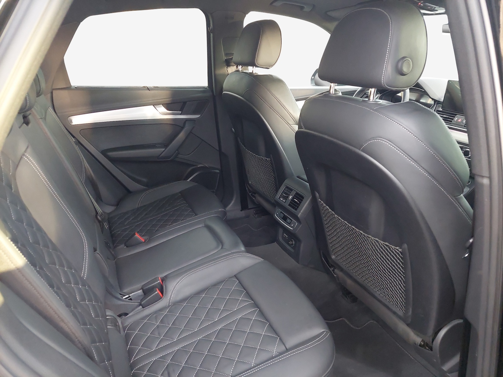 AUDI Q5 Sportback 50 TFSI e PHEV Black Edition quattro S-tronic-image-13