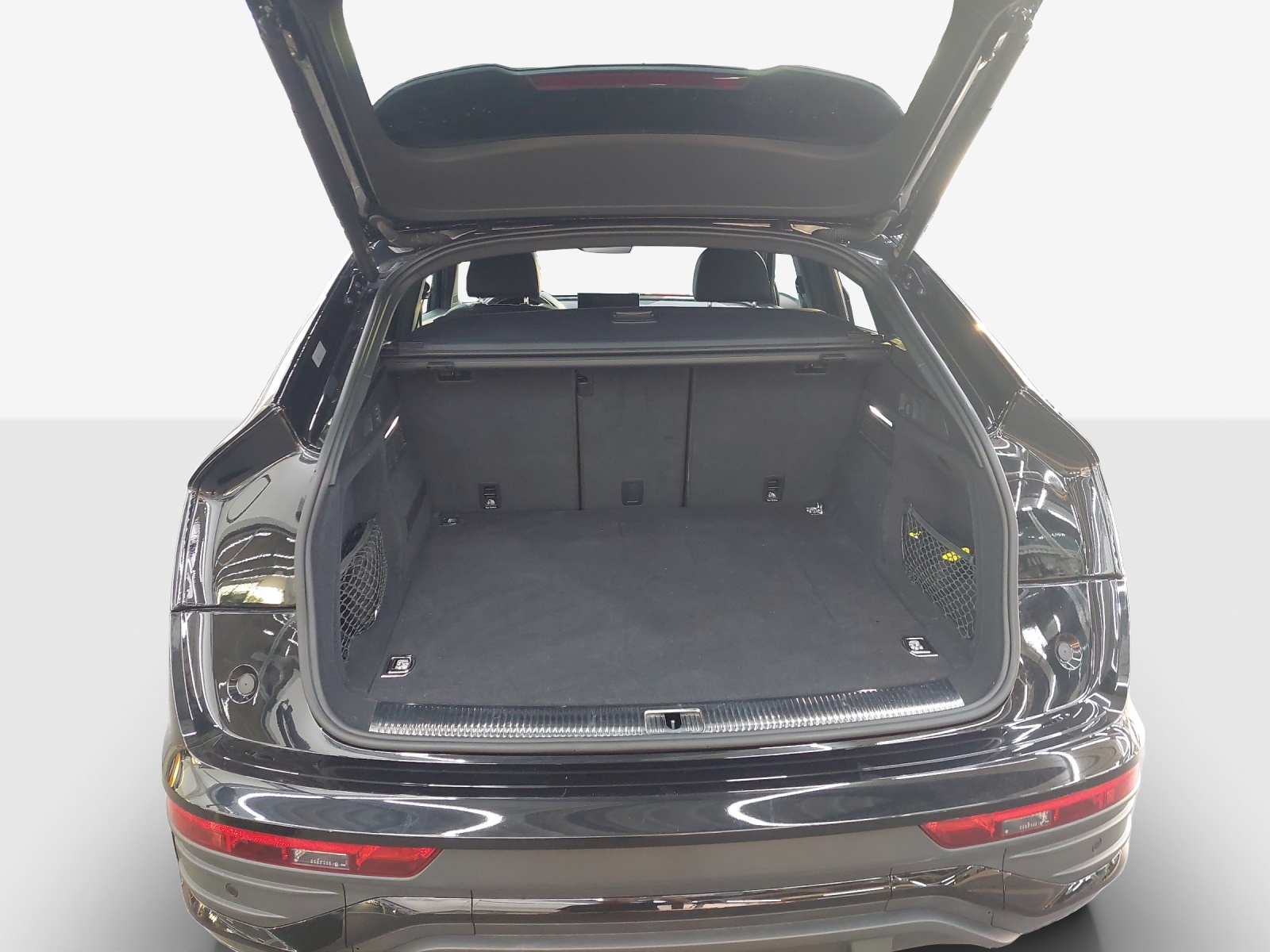 AUDI Q5 Sportback 50 TFSI e PHEV Black Edition quattro S-tronic-image-12