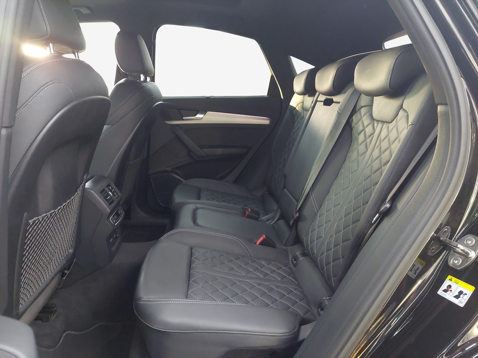 AUDI Q5 Sportback 50 TFSI e PHEV Black Edition quattro S-tronic-image-11