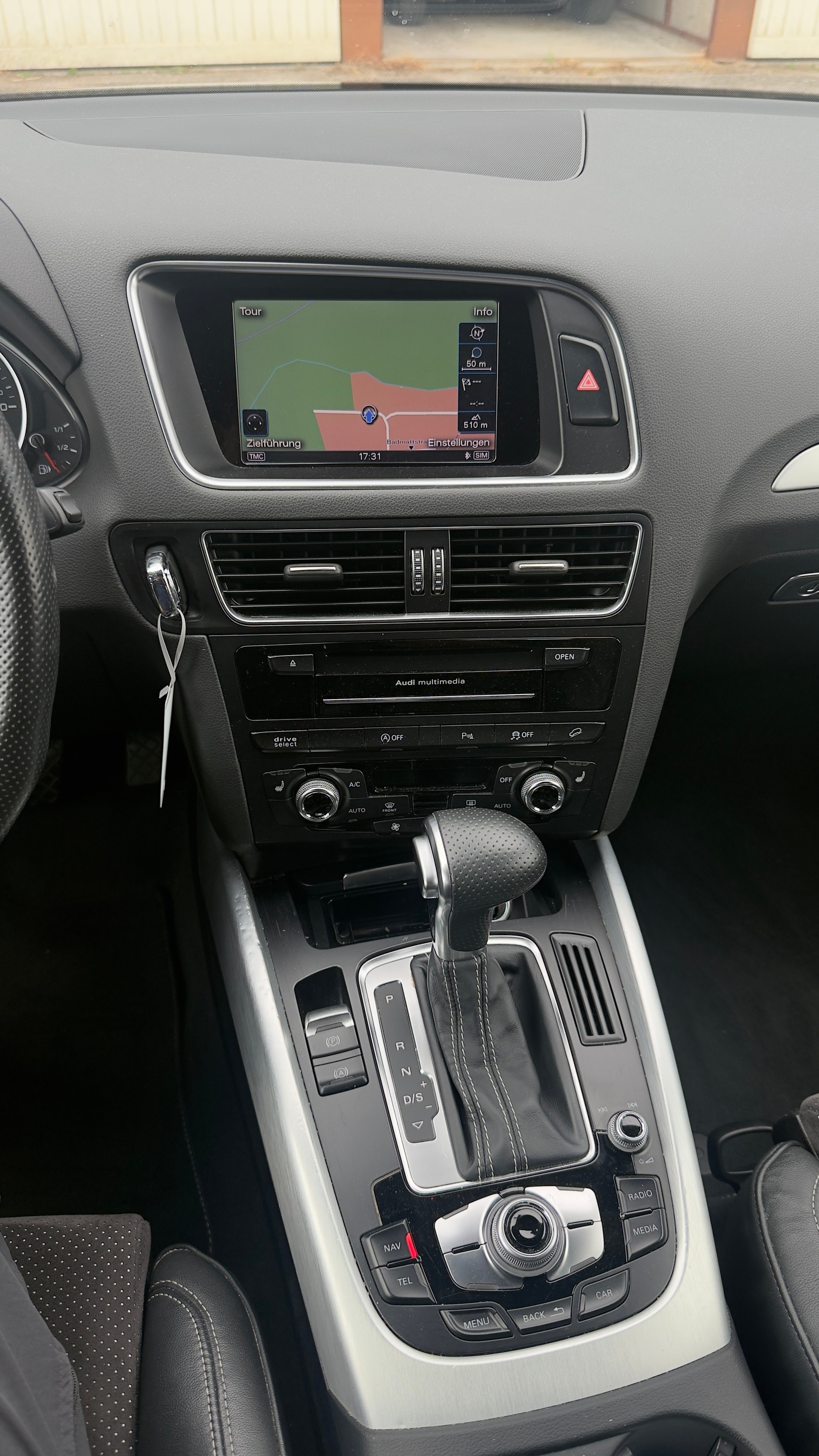 AUDI Q5 2.0 TFSI quattro tiptronic-image-13