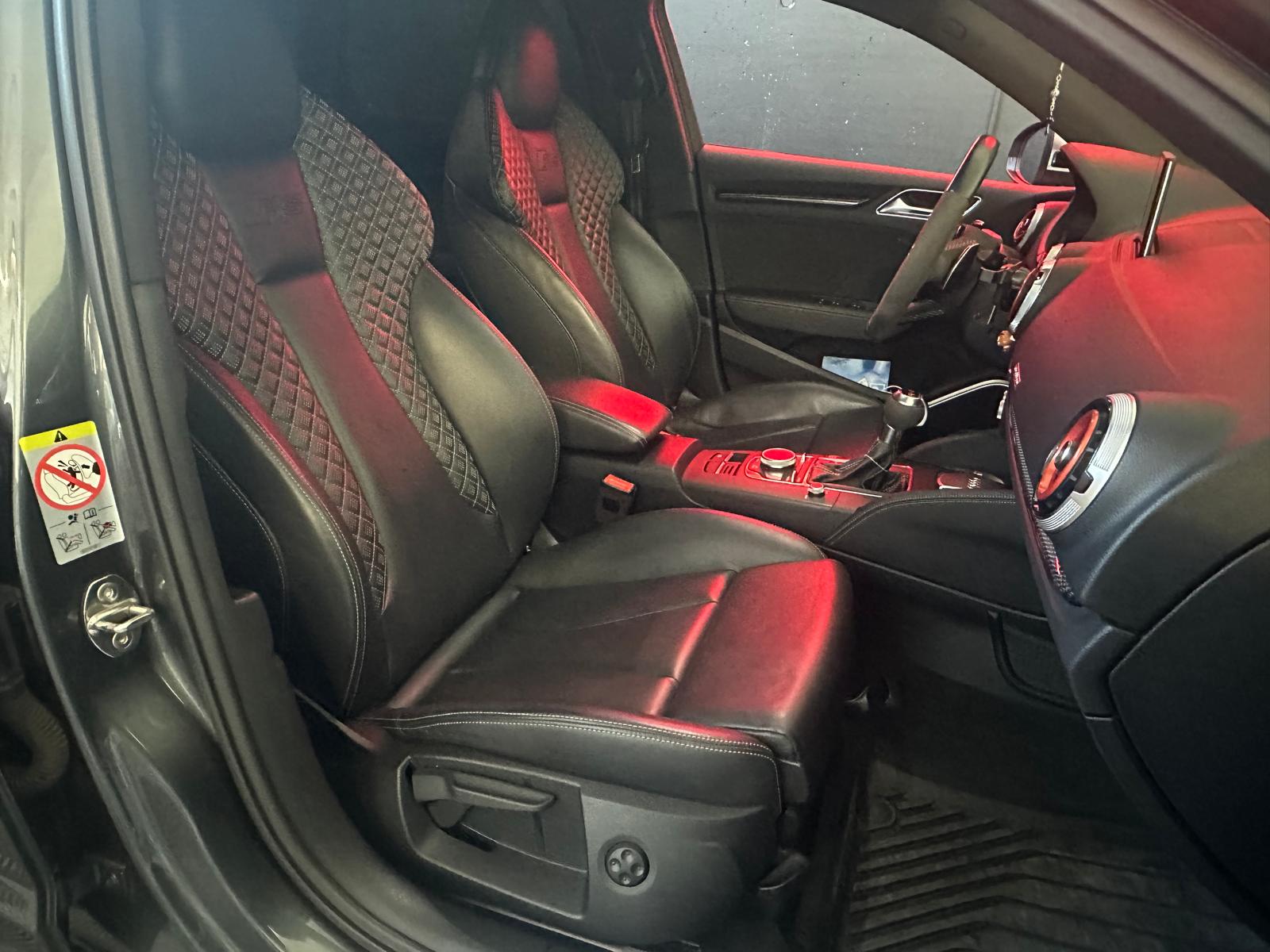 AUDI RS3 Sportback 2.5 TSI quattro S-tronic-image-12