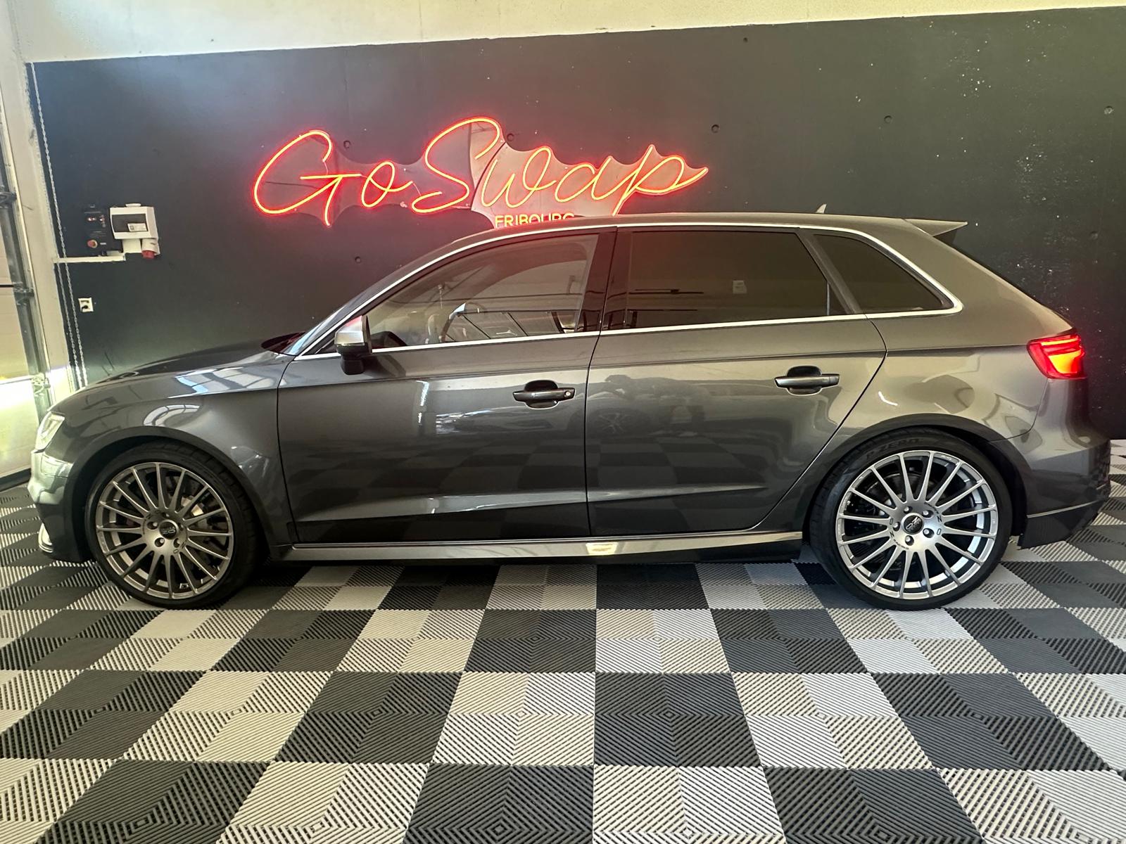 AUDI RS3 Sportback 2.5 TSI quattro S-tronic-image-2