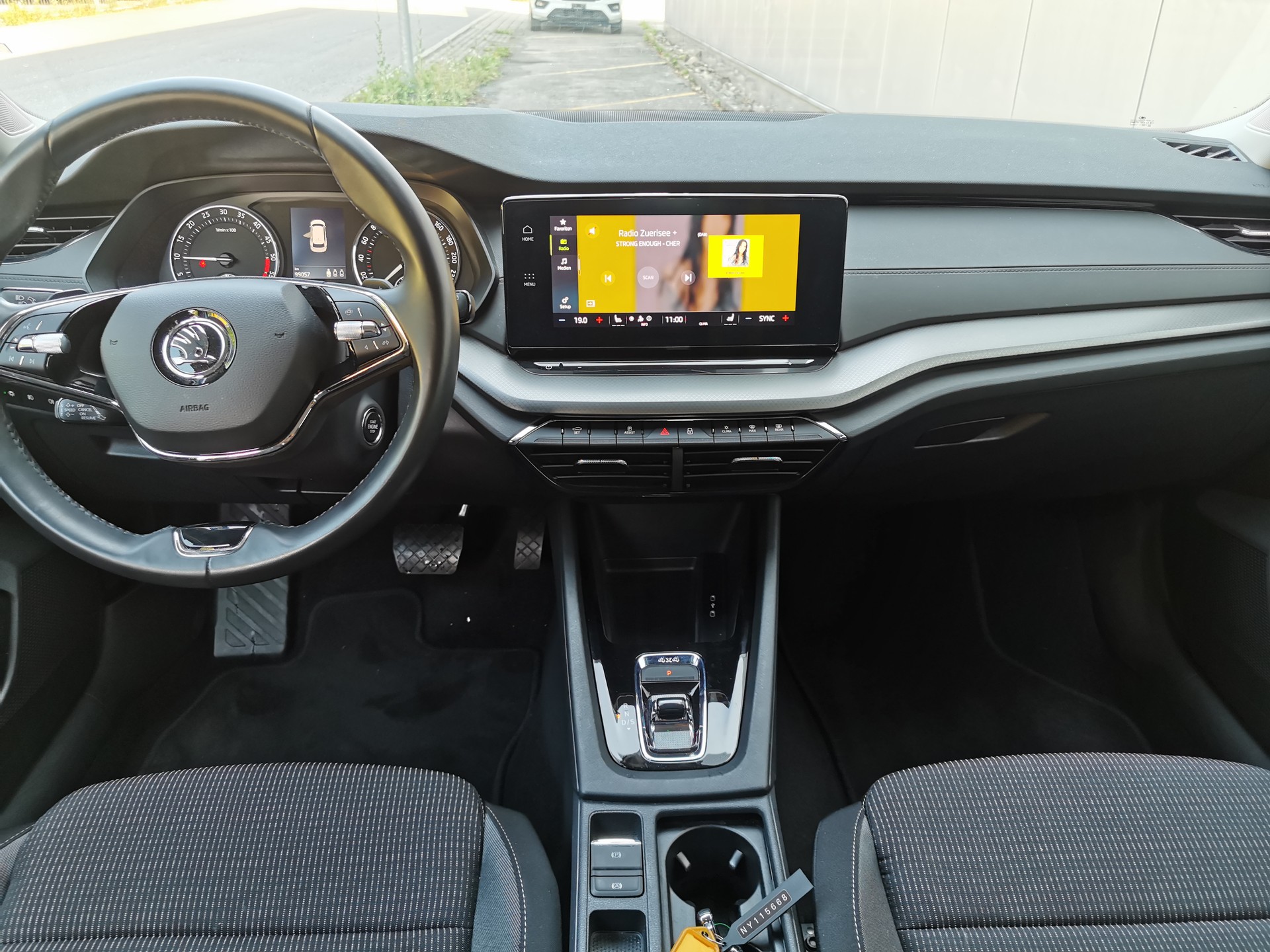 SKODA Octavia Combi 2.0 TDI DSG Ambition 4x4-image-6
