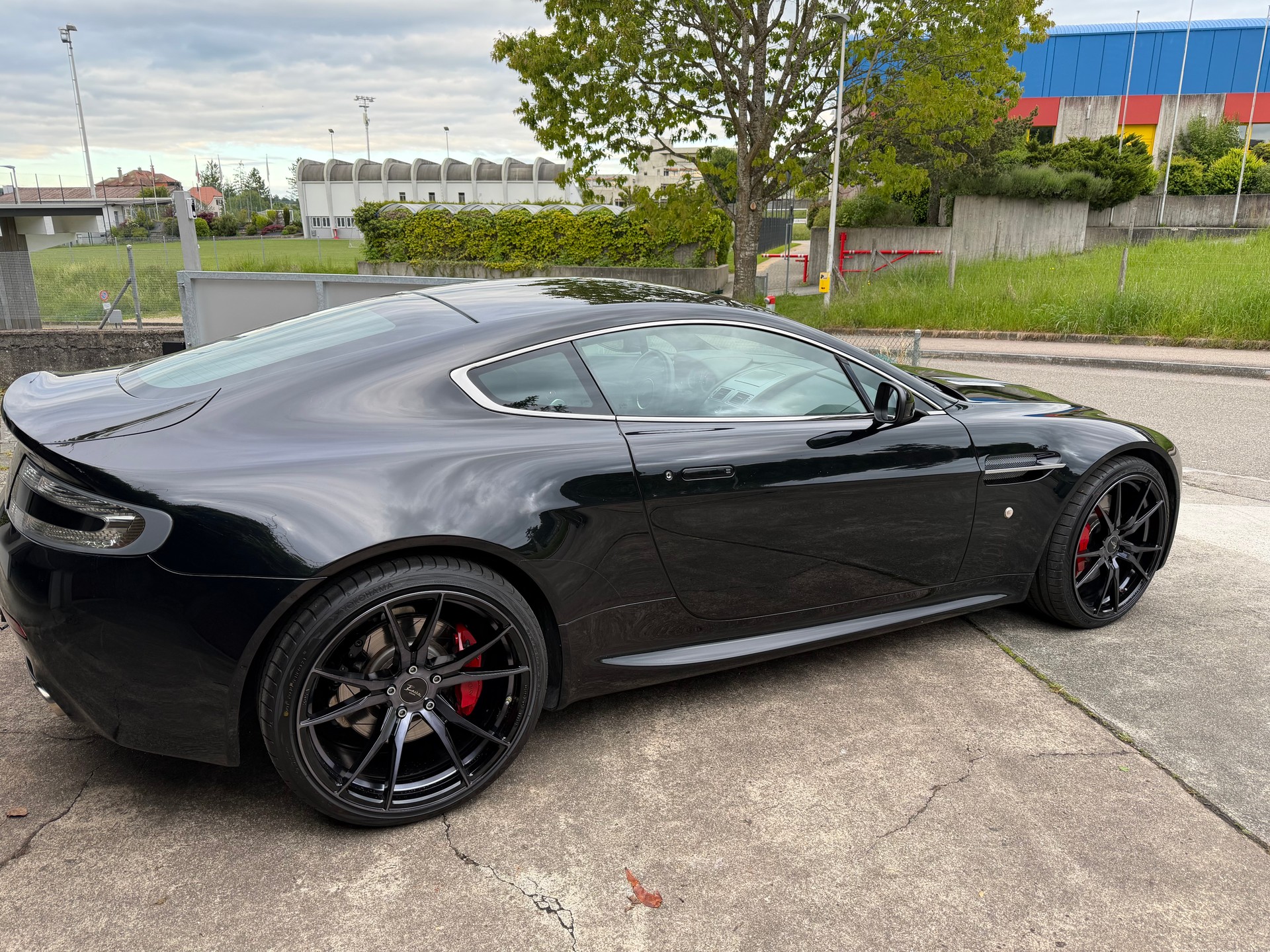 ASTON MARTIN 4.3-image-0