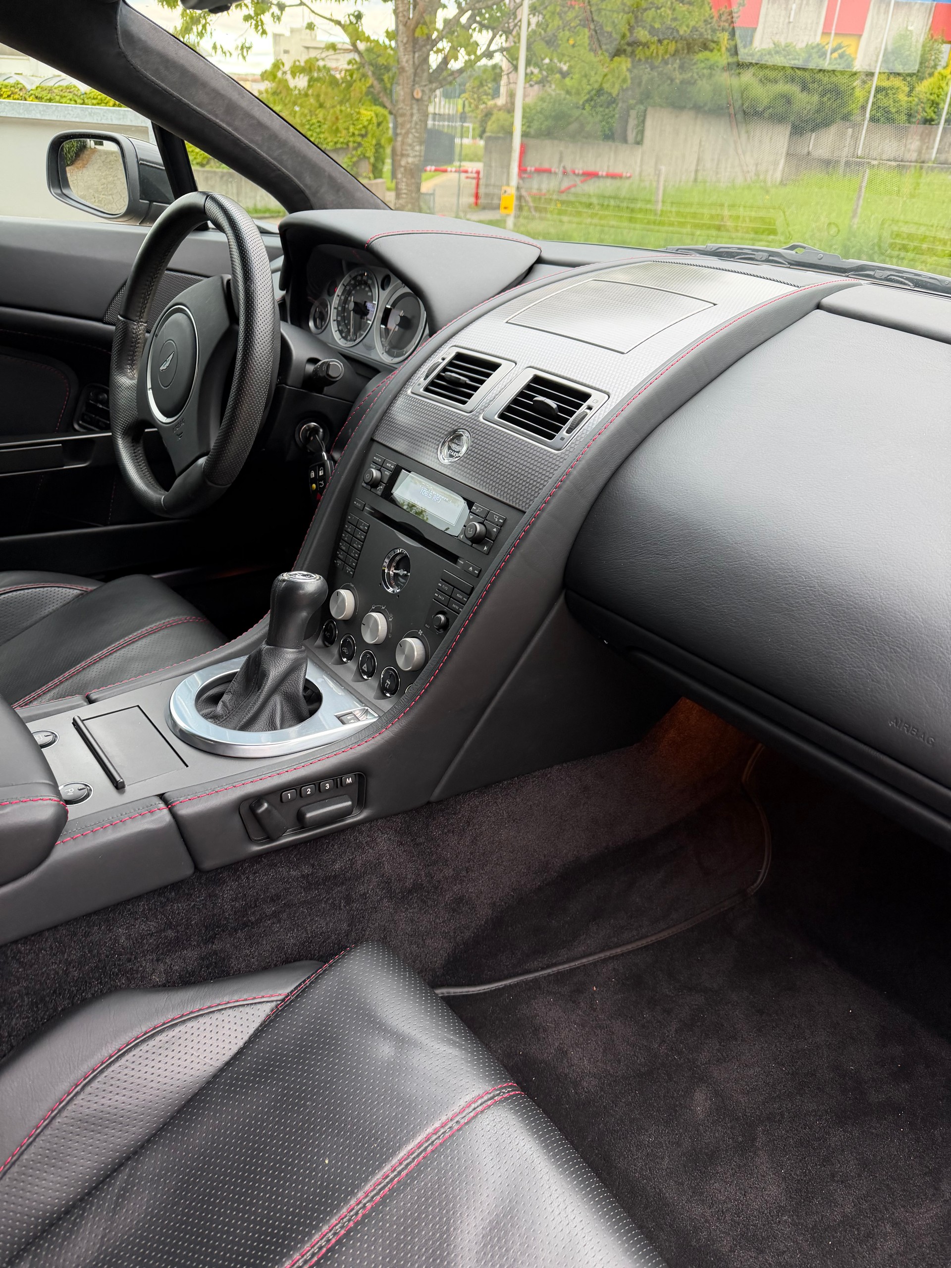 ASTON MARTIN 4.3-image-2