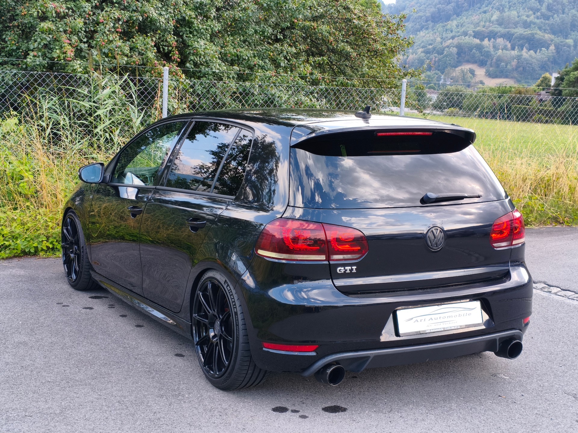 VW Golf 2.0 TSI GTI Edition 35-image-7