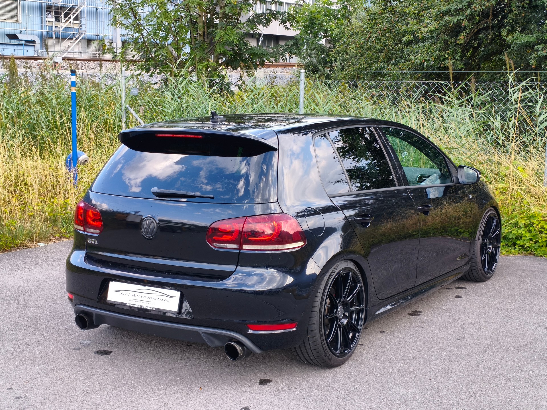 VW Golf 2.0 TSI GTI Edition 35-image-6
