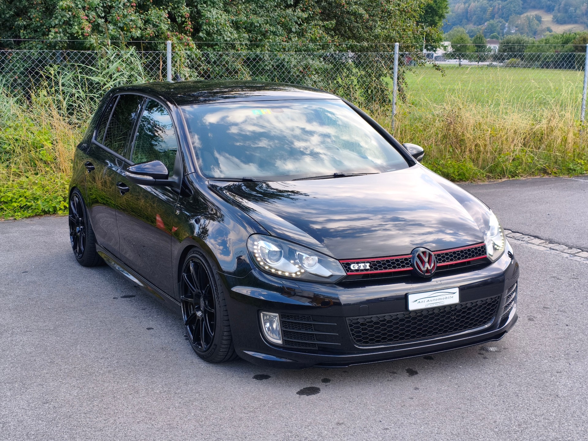 VW Golf 2.0 TSI GTI Edition 35-image-11