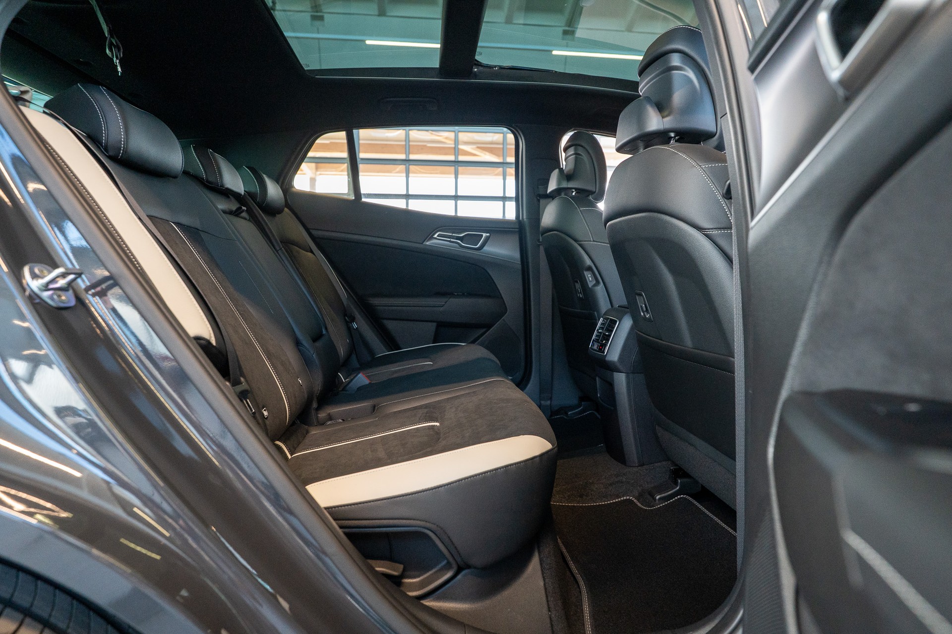 KIA Sportage 1.6T-GDi PHEV GT-Line Power Edition A / Panorama-Schiebedach-image-12