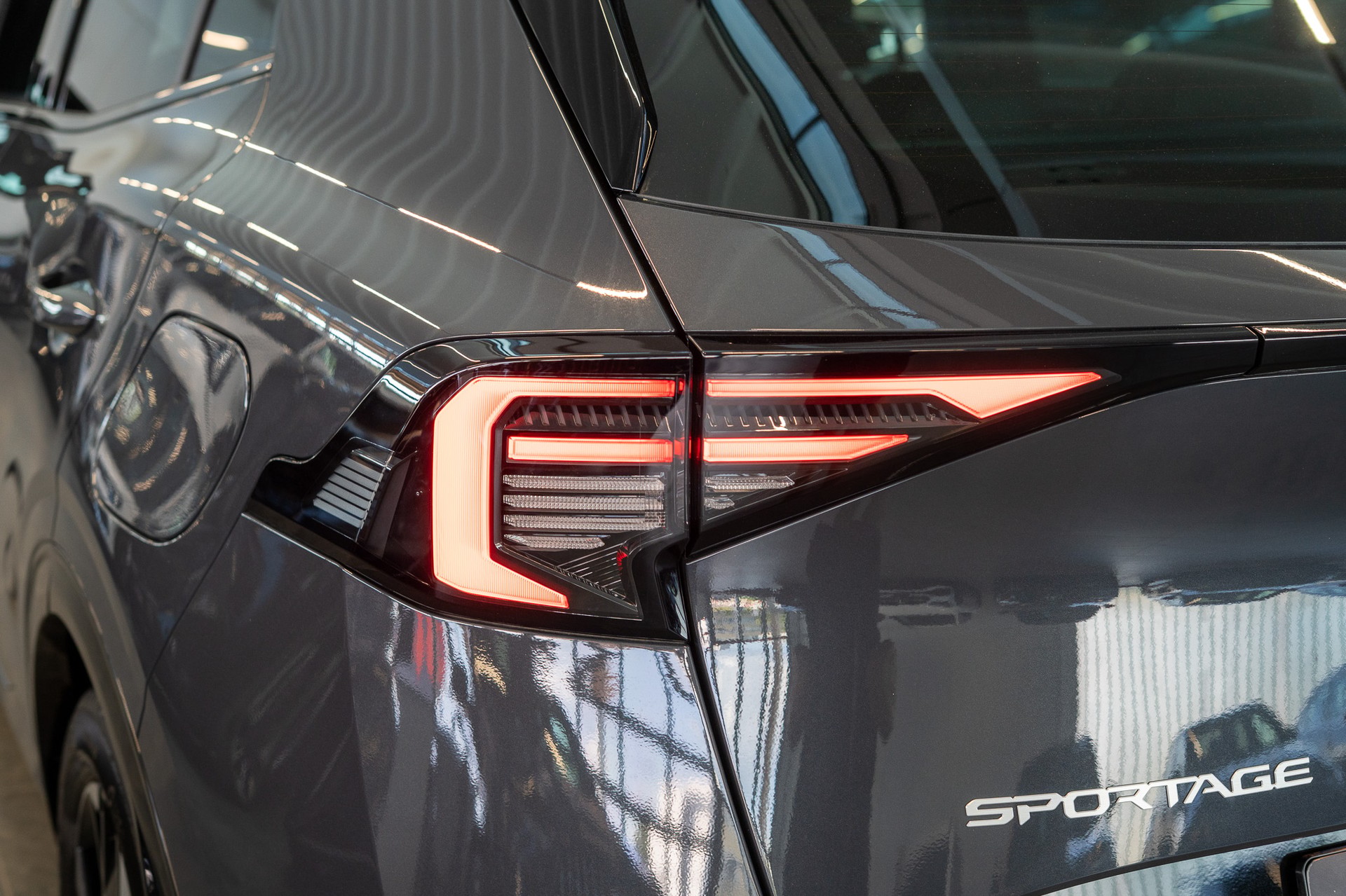 KIA Sportage 1.6T-GDi PHEV GT-Line Power Edition A / Panorama-Schiebedach-image-25