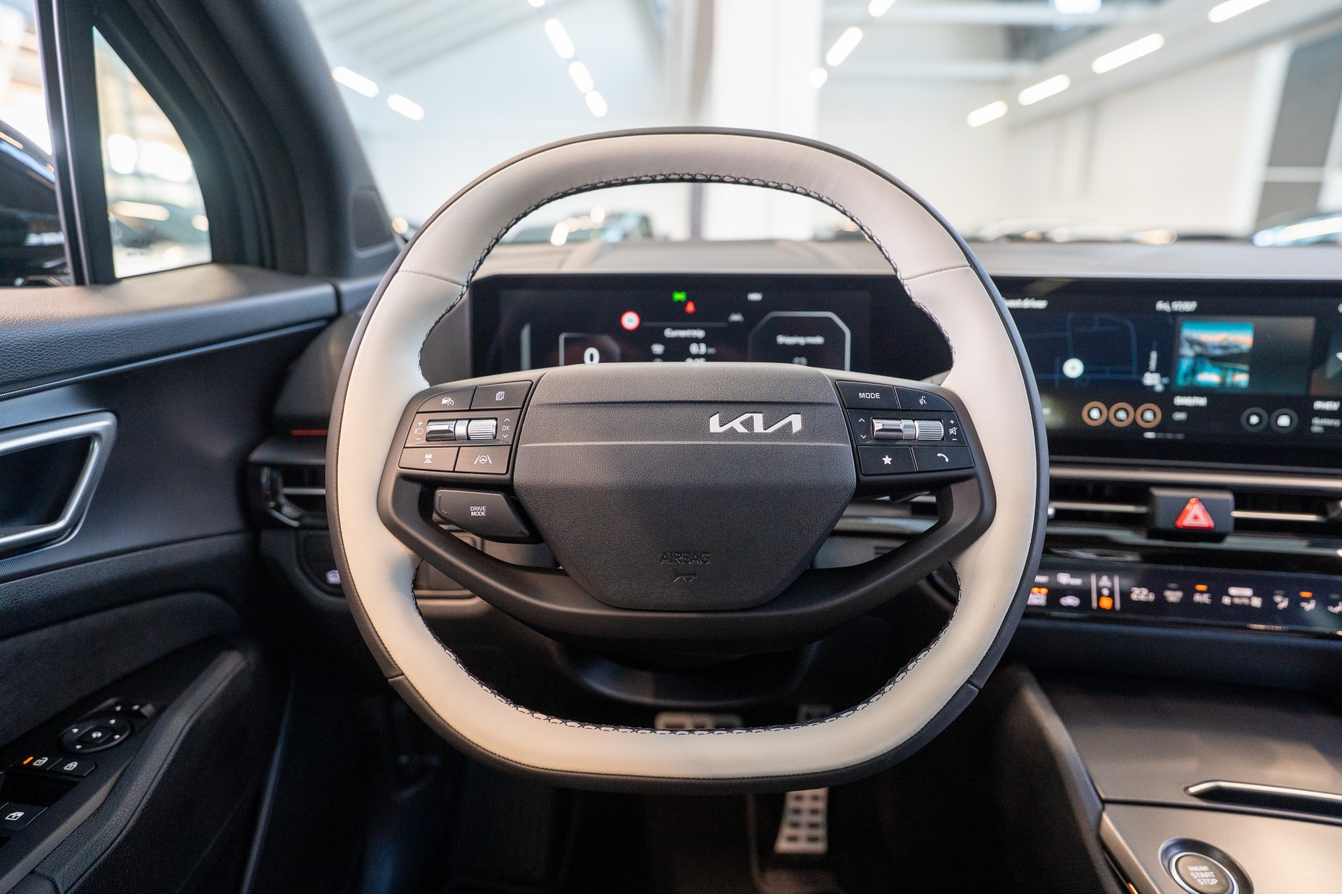 KIA Sportage 1.6T-GDi PHEV GT-Line Power Edition A / Panorama-Schiebedach-image-16