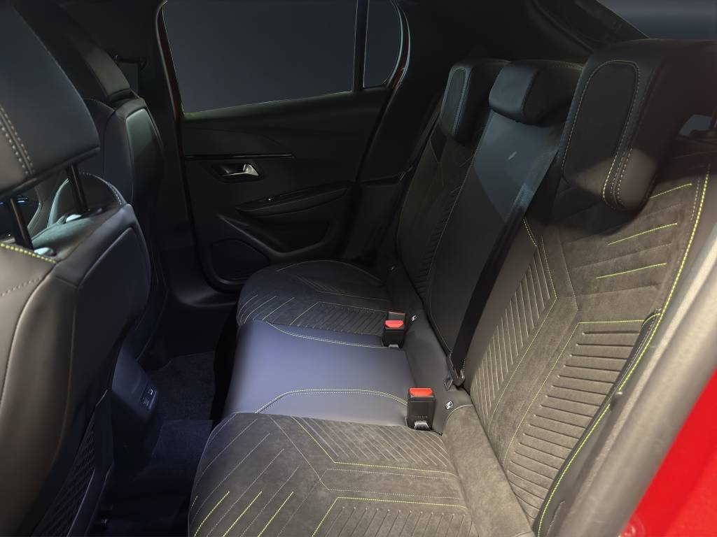 PEUGEOT 208 1.2 MHEV 145 GT-image-8
