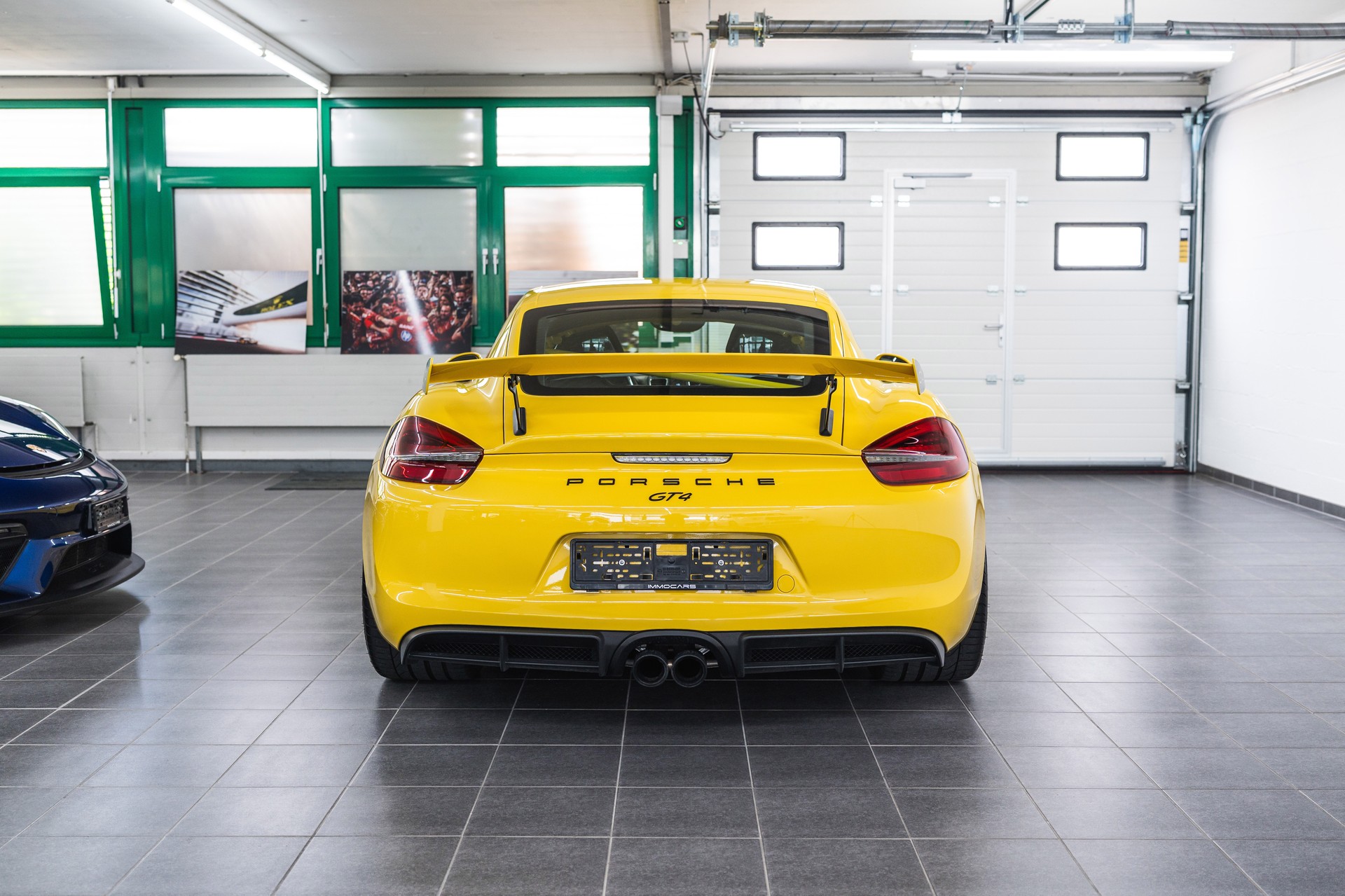PORSCHE Cayman GT4-image-5