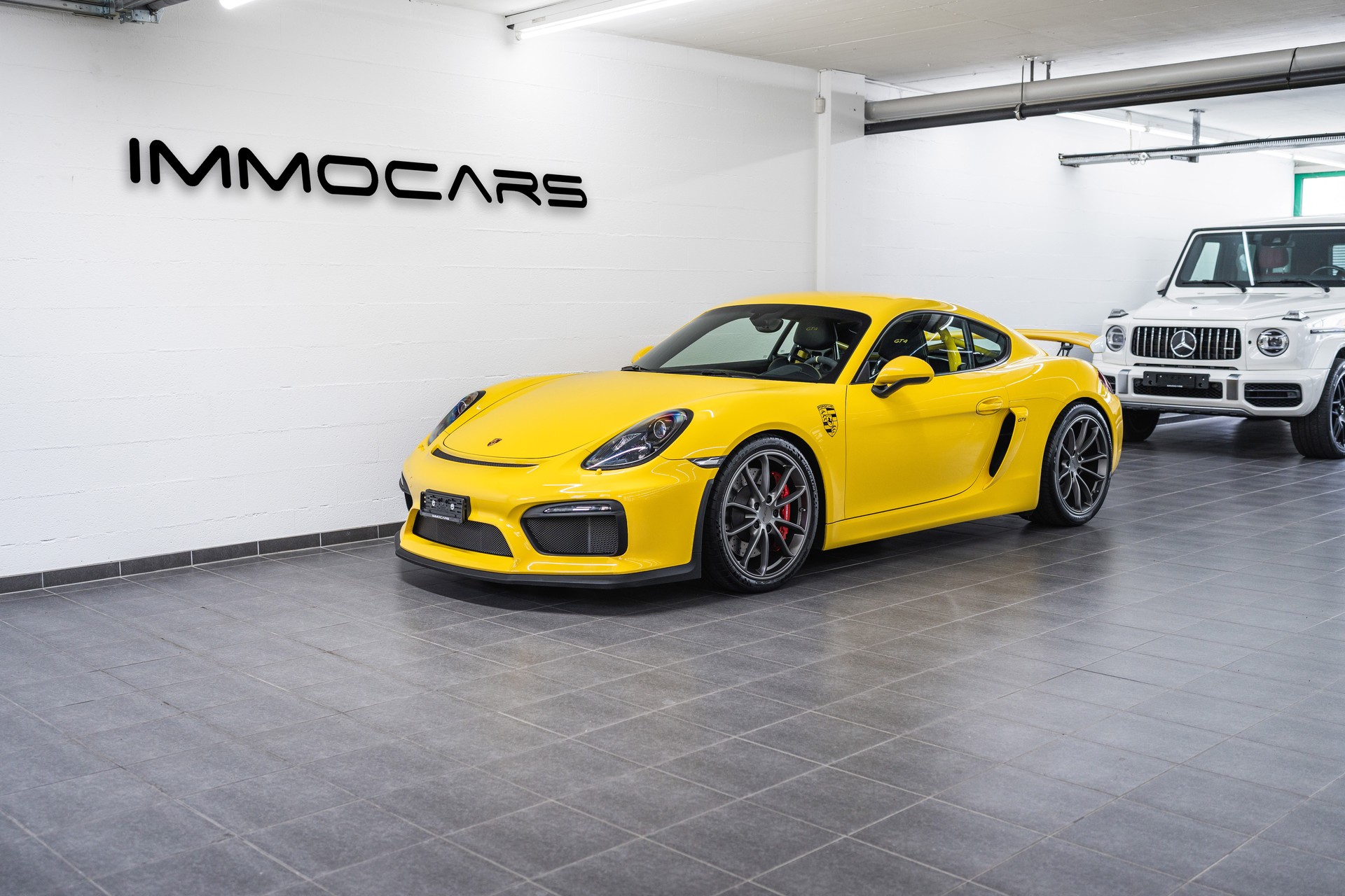 PORSCHE Cayman GT4-image-0