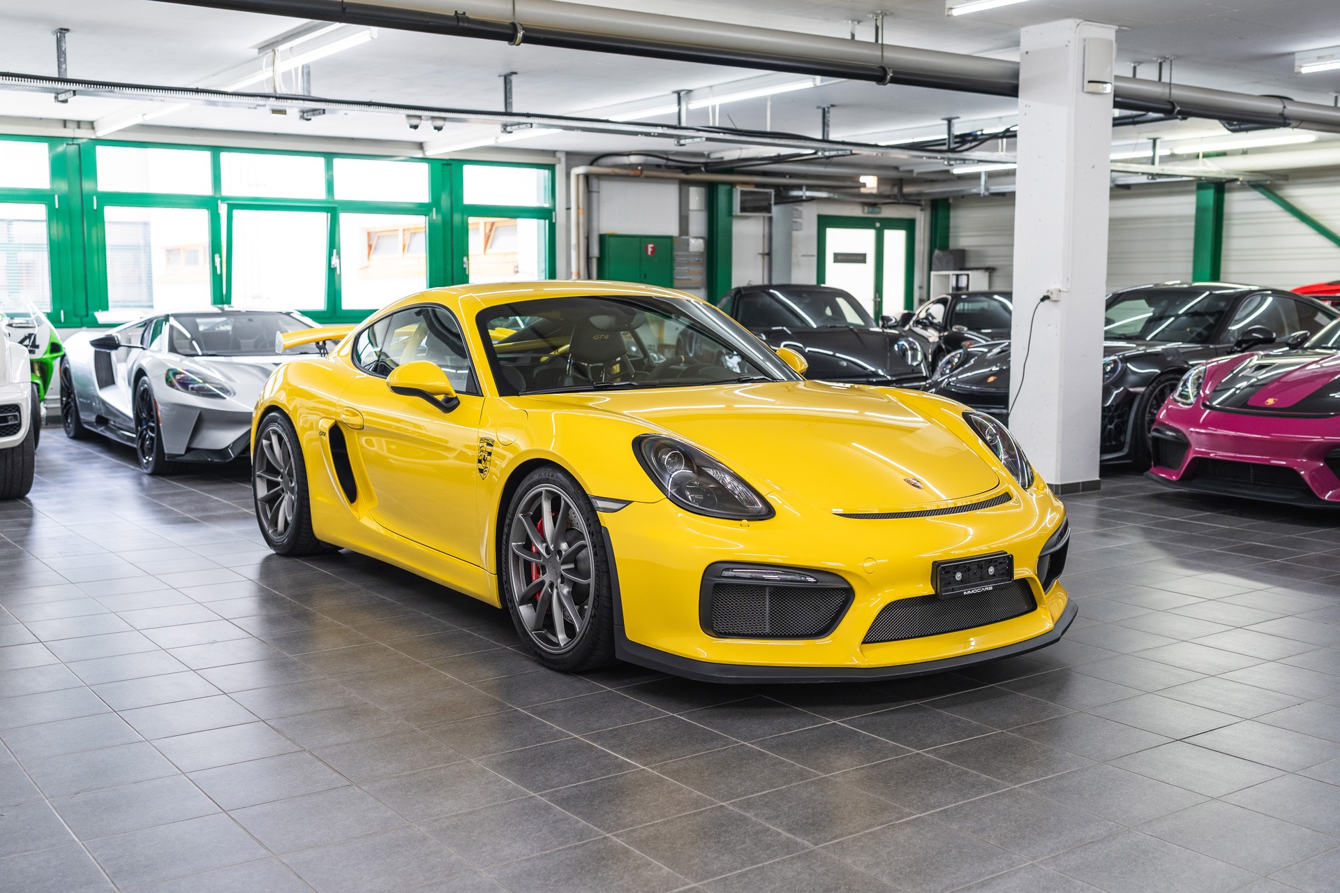 PORSCHE Cayman GT4-image-2