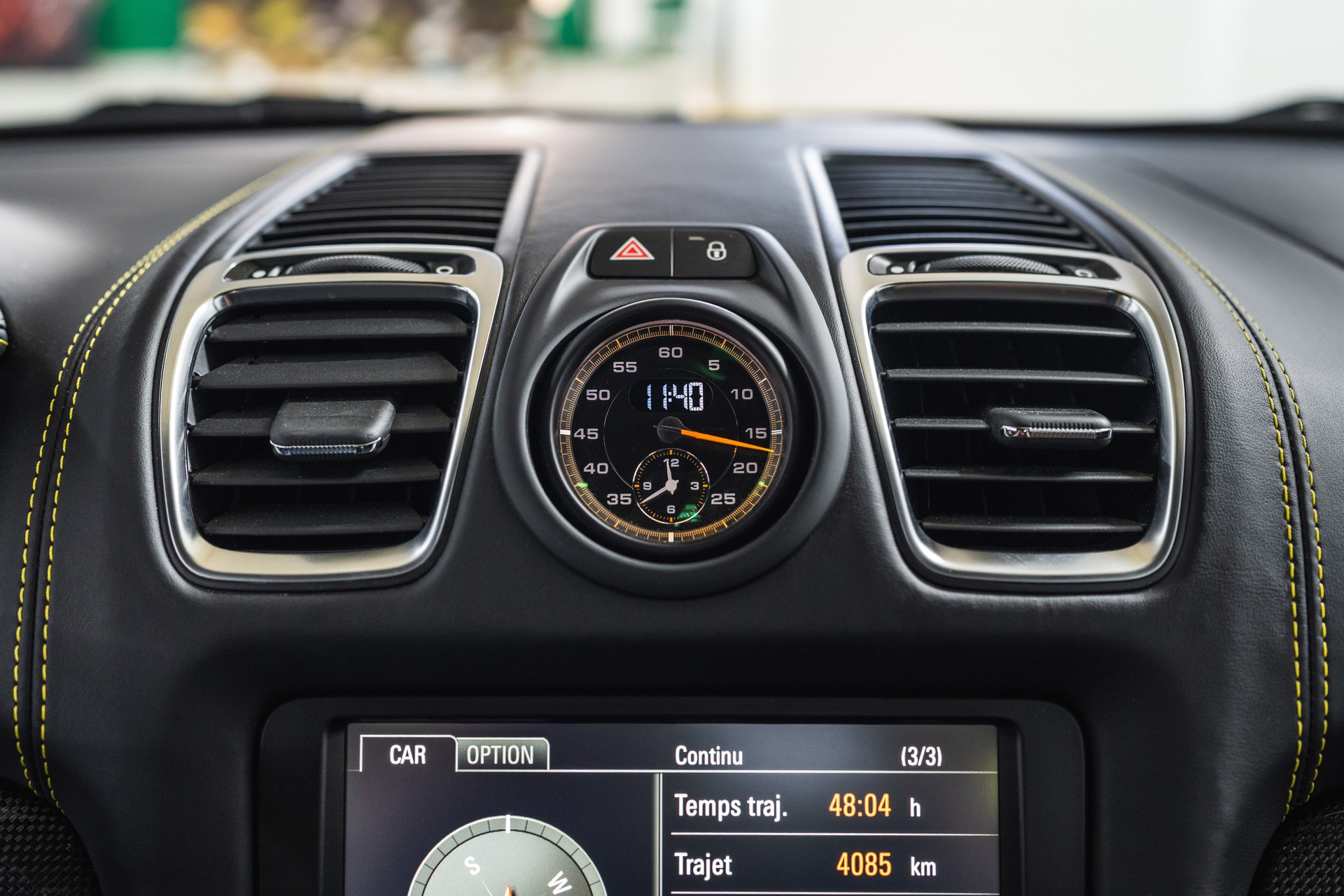 PORSCHE Cayman GT4-image-16