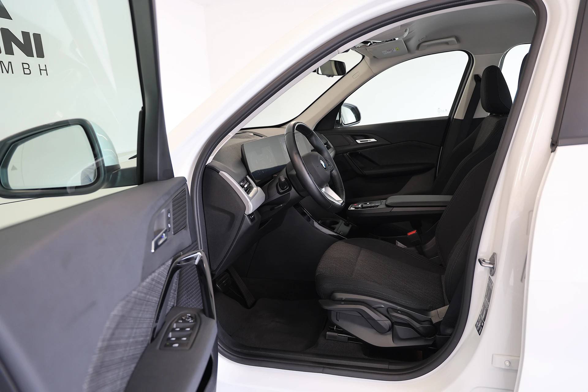 BMW X1 20d xDrive-image-5