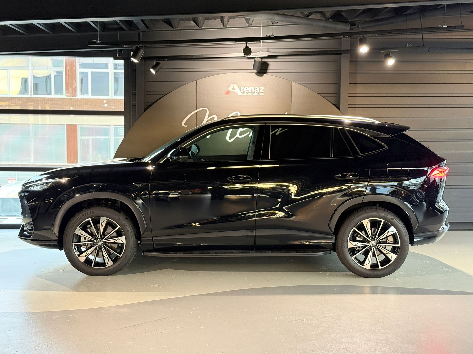 MG HS 1.5 T PHEV Comfort-showroom-element-1