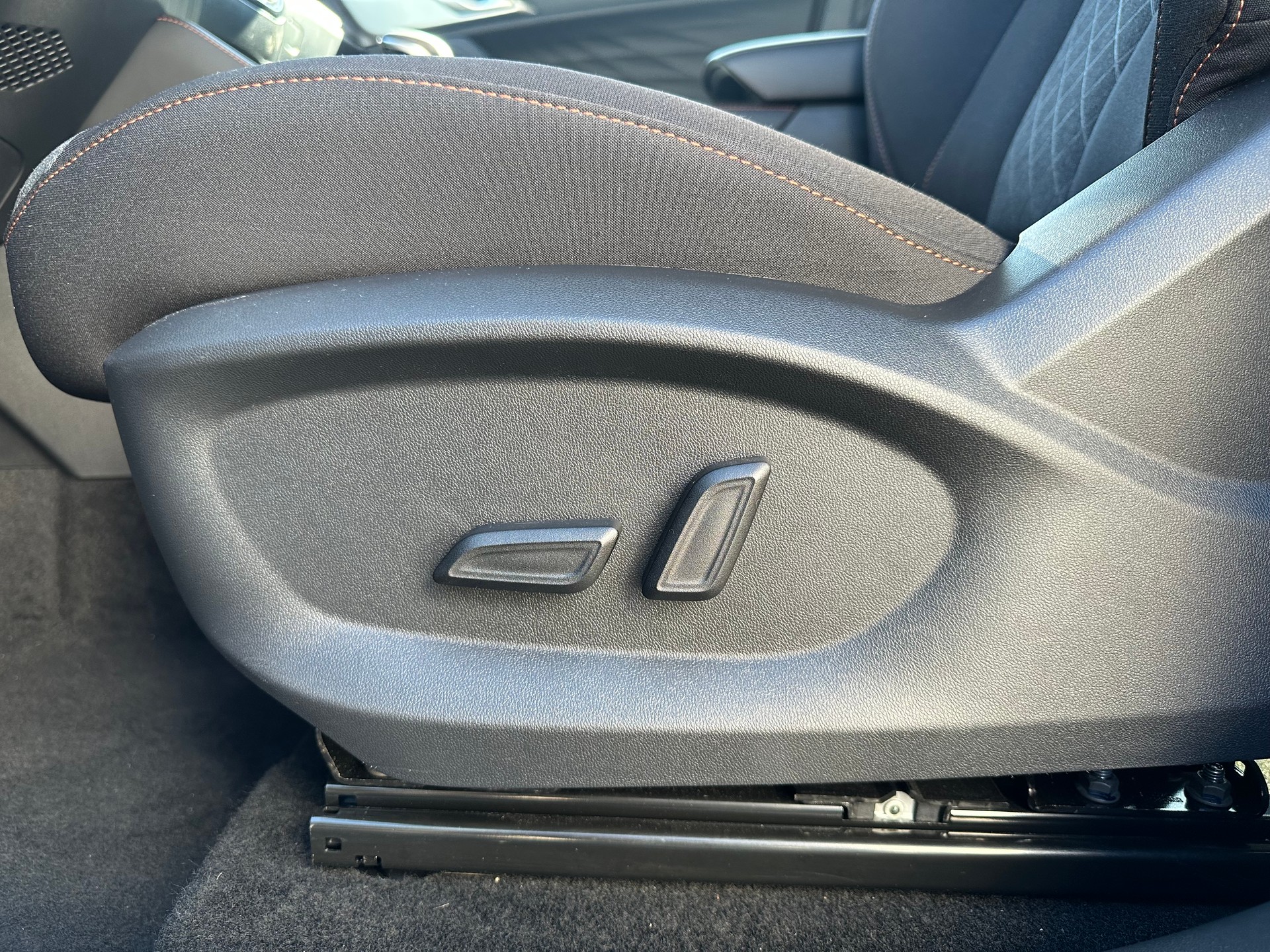 MG HS 1.5 T PHEV Comfort-image-4