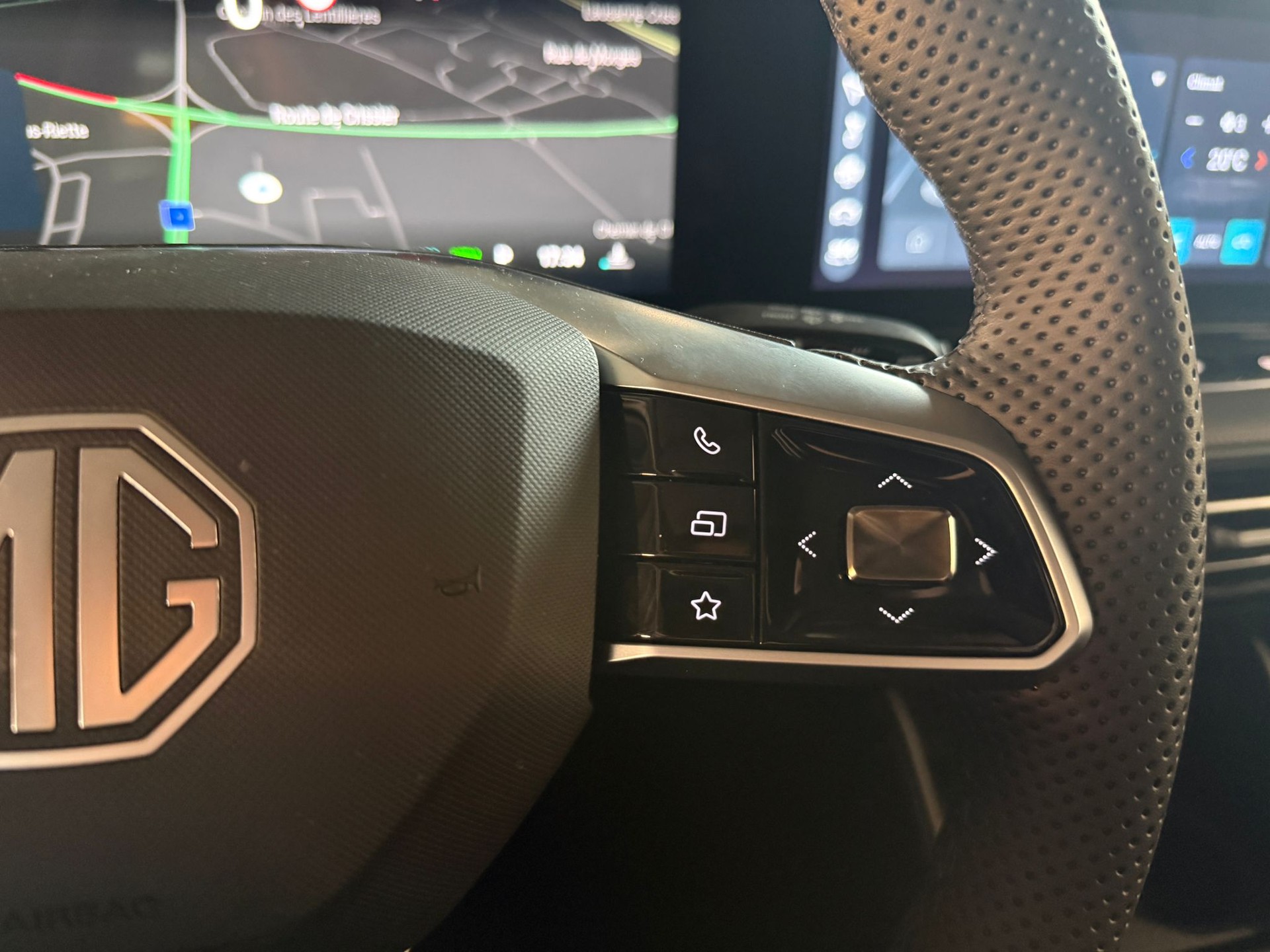 MG HS 1.5 T PHEV Comfort-image-11