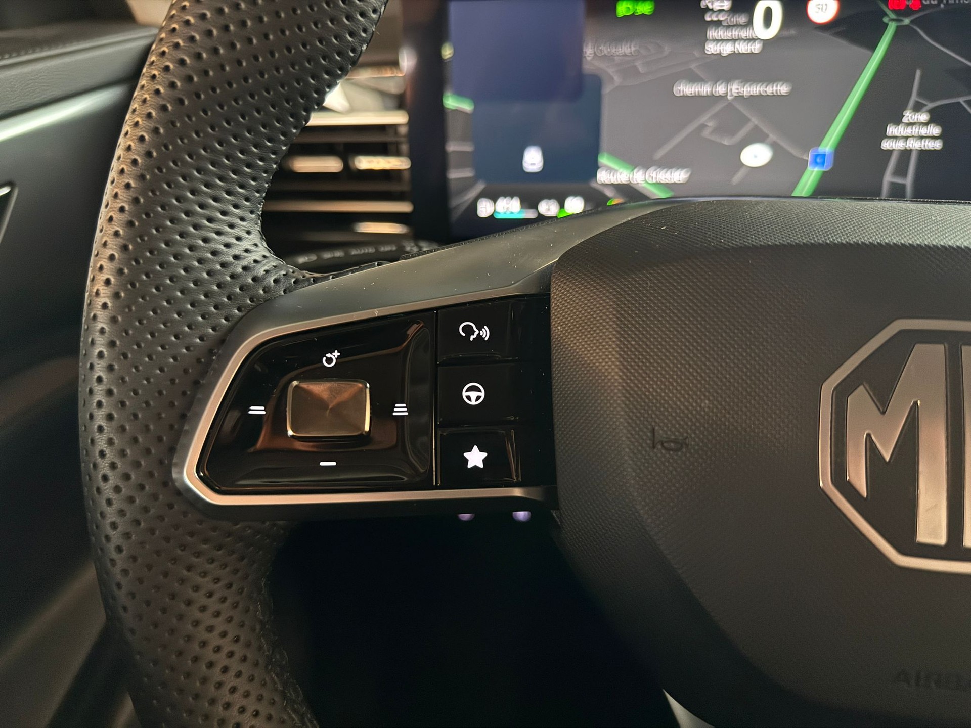 MG HS 1.5 T PHEV Comfort-image-10