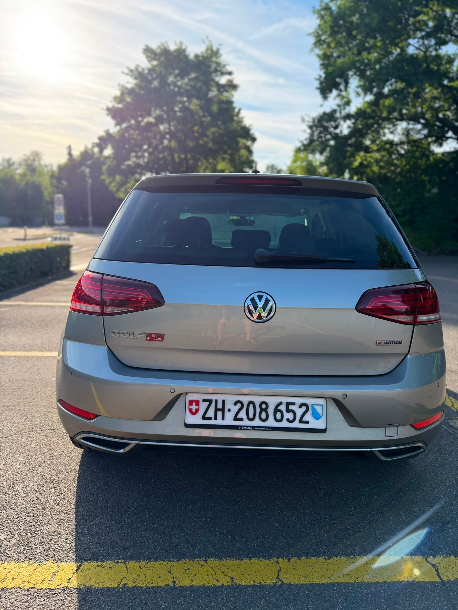 VW Golf 2.0 TDI Highline Swiss Line Limited 4M DSG-image-5