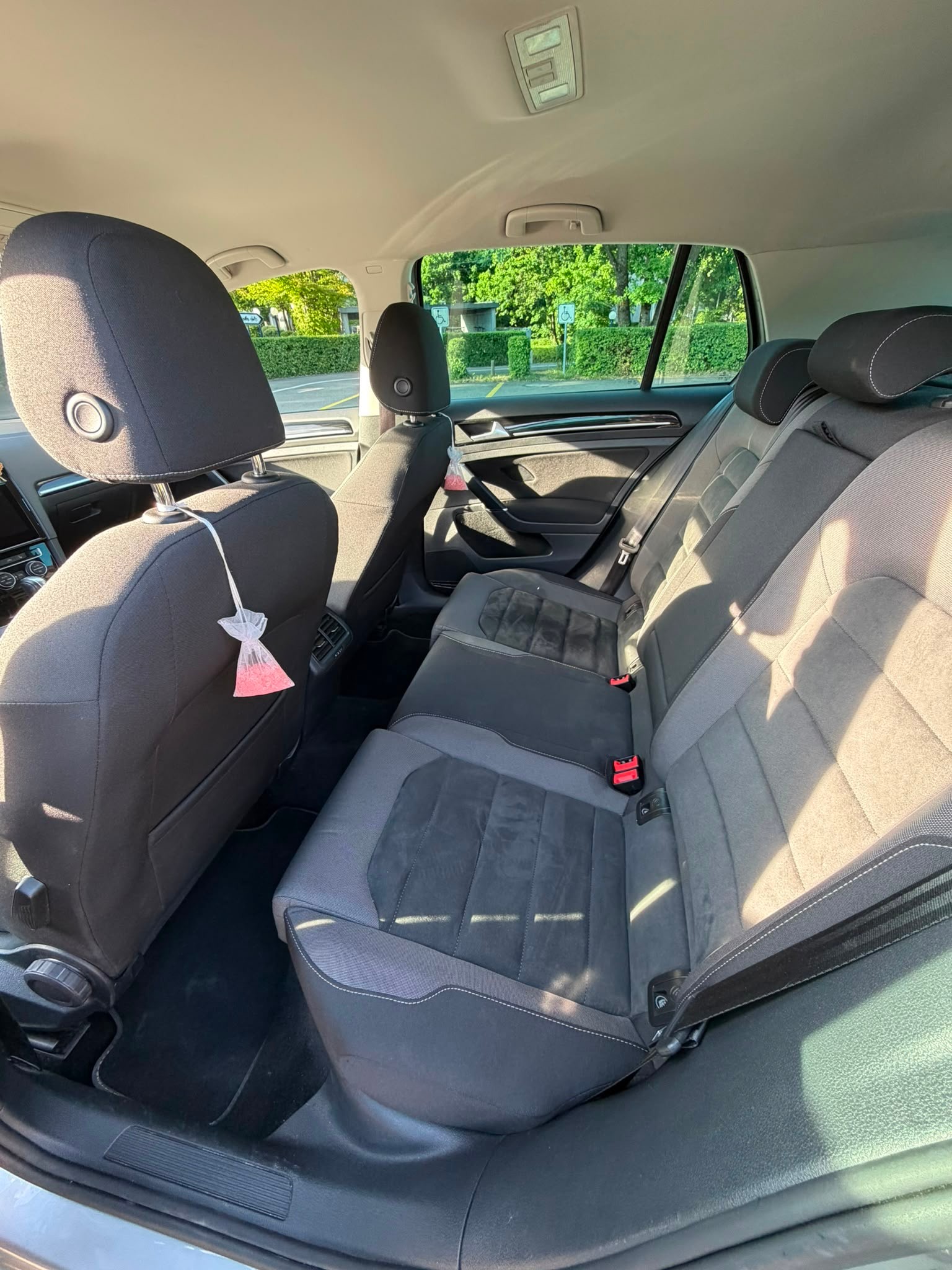 VW Golf 2.0 TDI Highline Swiss Line Limited 4M DSG-image-11