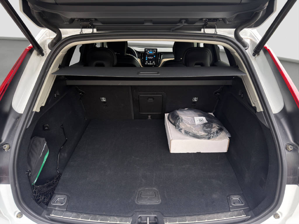 VOLVO XC60 2.0 T6 TE Plus Dark eAWD-image-13