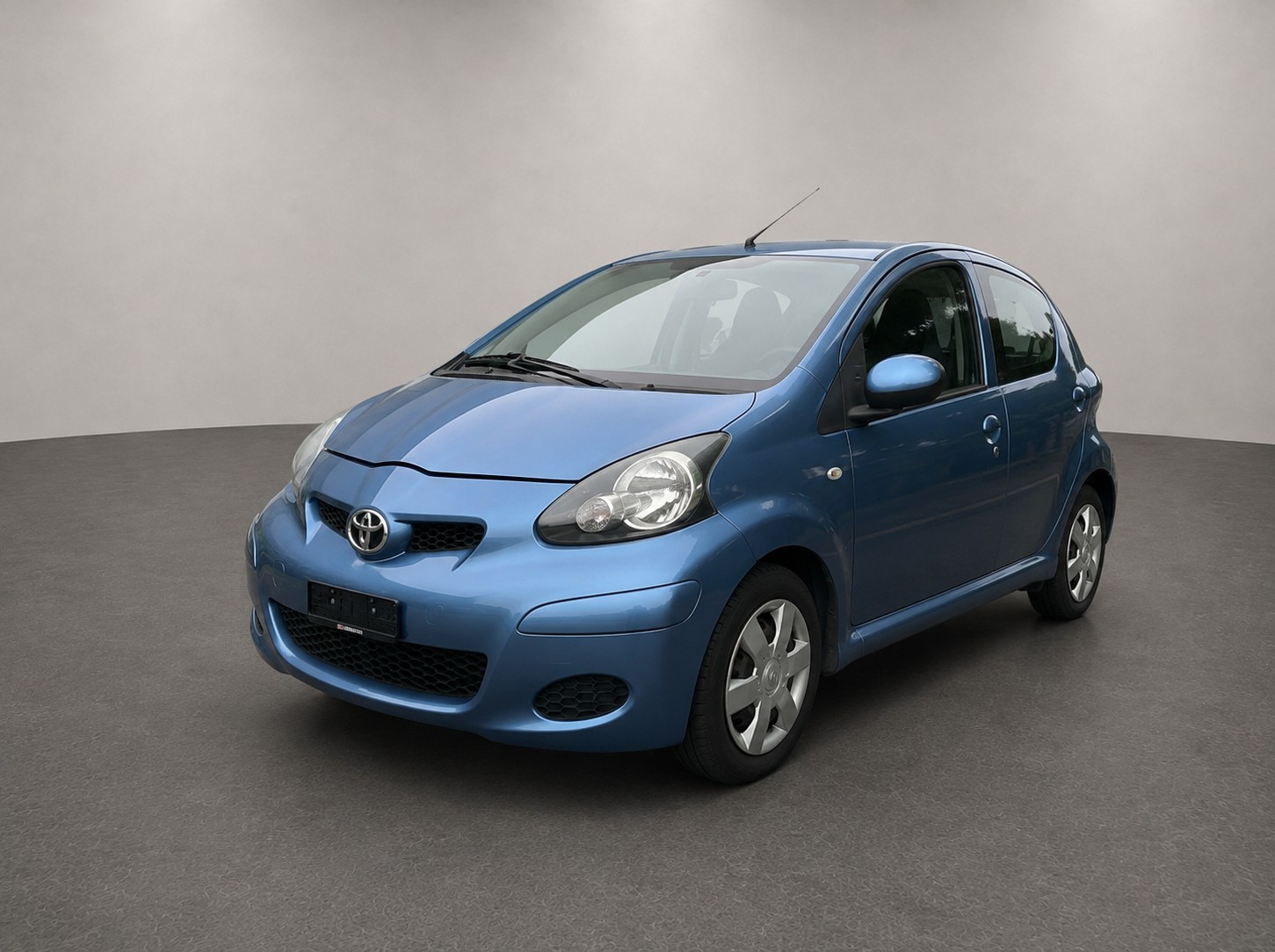 TOYOTA Aygo 1.0 Linea Terra-image-0